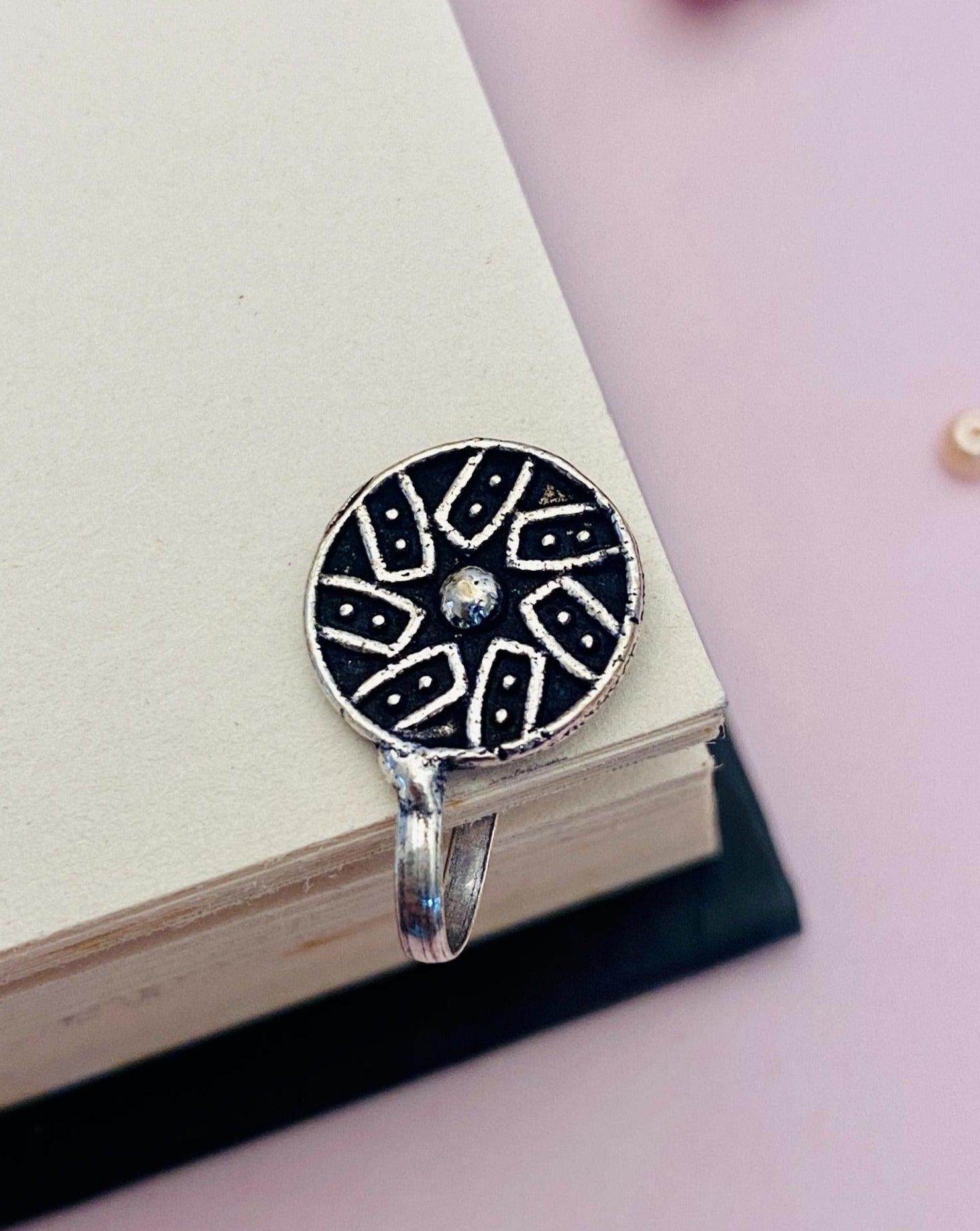 Finely Crafted German Silver Nosepin - Abdesignsjewellery