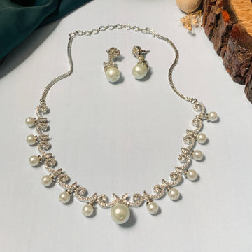 Silver Plated Pearl Necklce