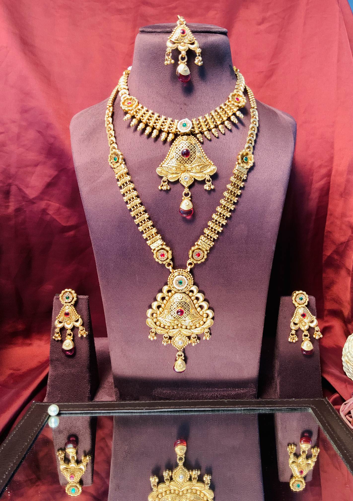 Beautiful Gold Tone Necklace - Abdesignsjewellery