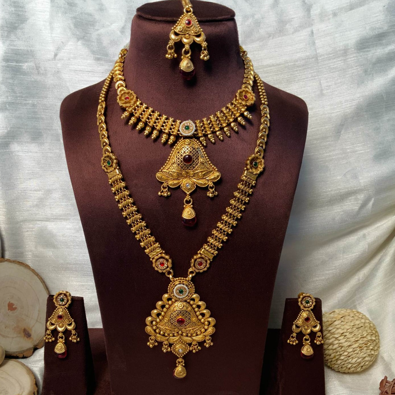 Beautiful Gold Tone Necklace - Abdesignsjewellery