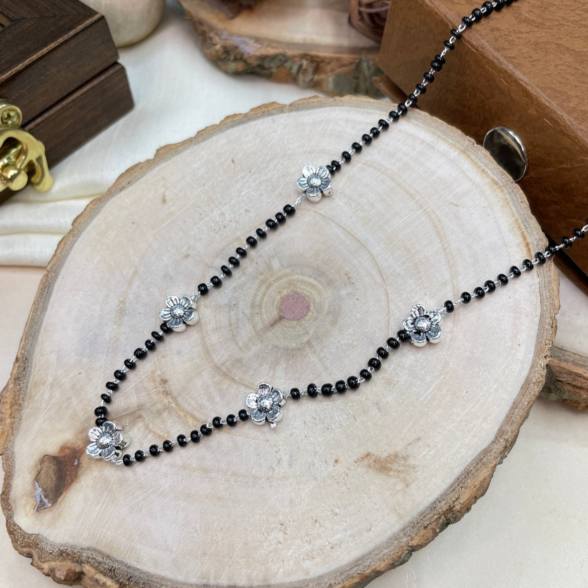 Dailywear Silver Flower Floral Pattern Mangalsutra - Abdesignsjewellery