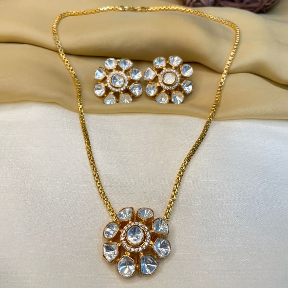 Classic Polki Flower Design Chain & Earrings - Abdesignsjewellery
