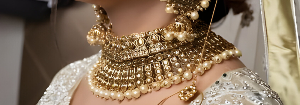 woman wearing choker necklace set