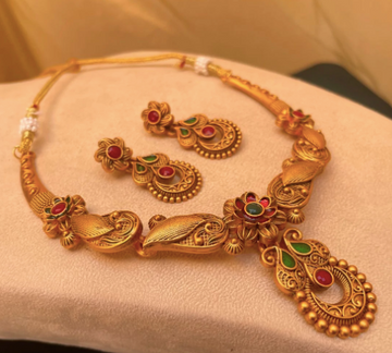 Gold Antique necklace set Design for women