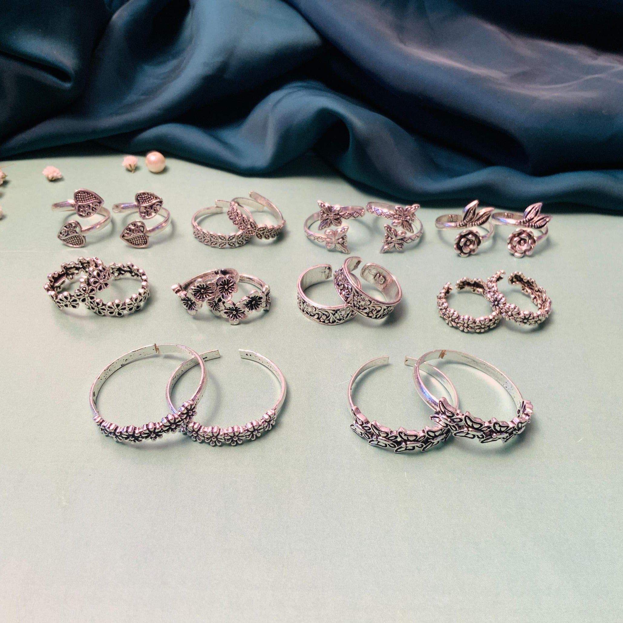 Beautiful Pack of 10 Silver Oxidised Toe-rings Designs - Abdesignsjewellery