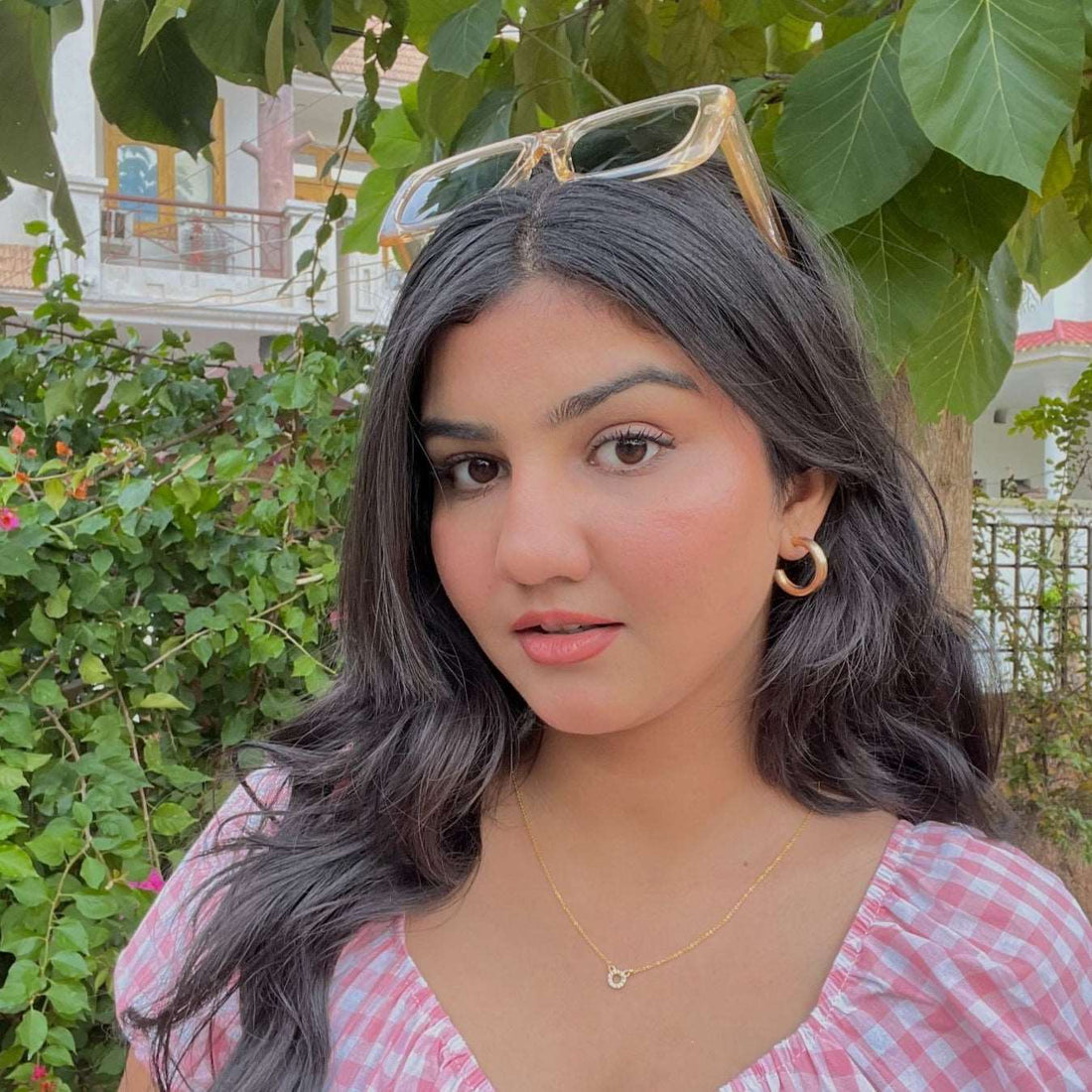 Aarushi Sharma Dailywear Gold Round Pendant Necklace - Abdesignsjewellery