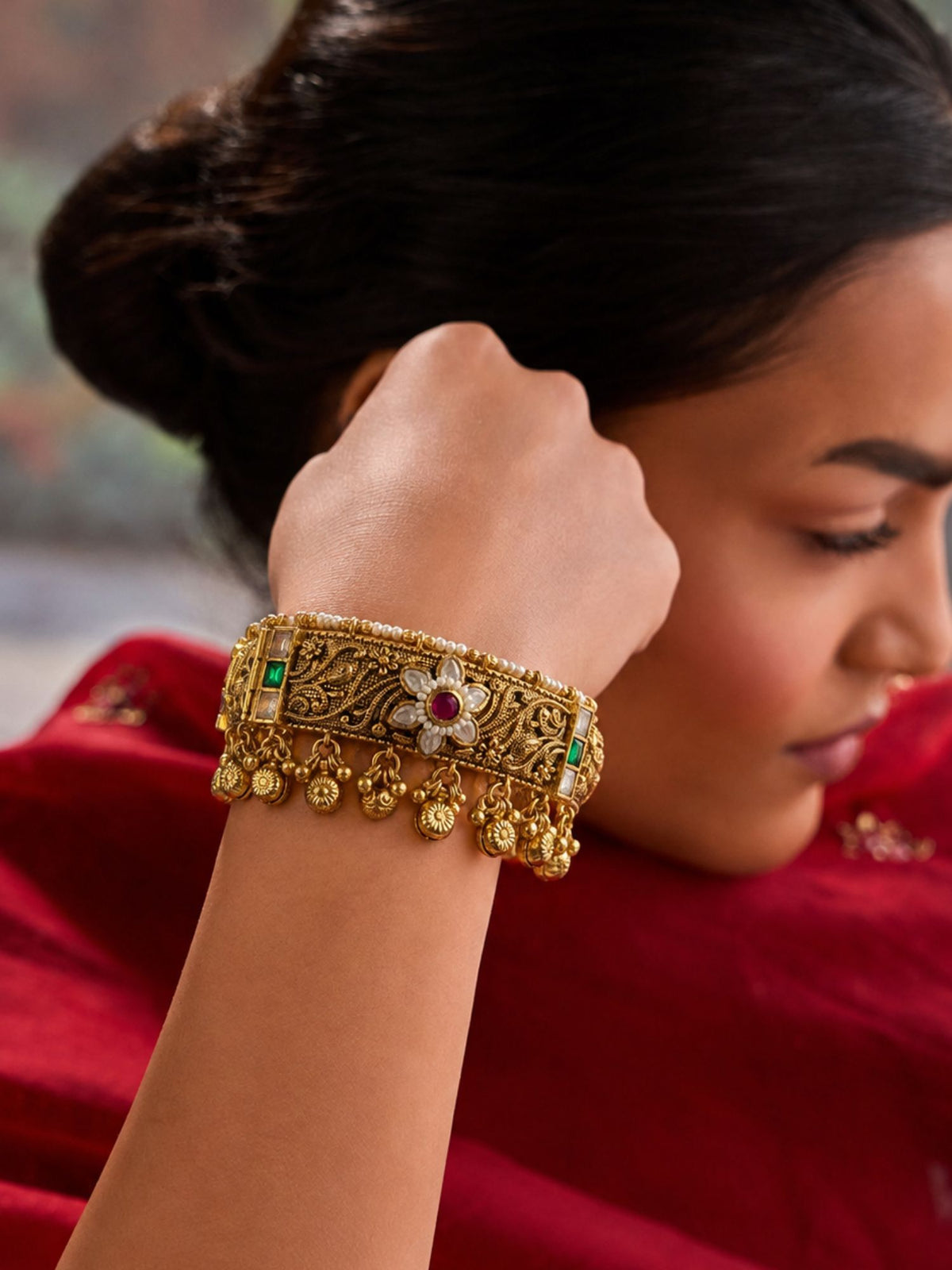 Antique Gold Ahmedabadi Jadau Kundan Ghungroo Bangles – Bridal | Abdesigns