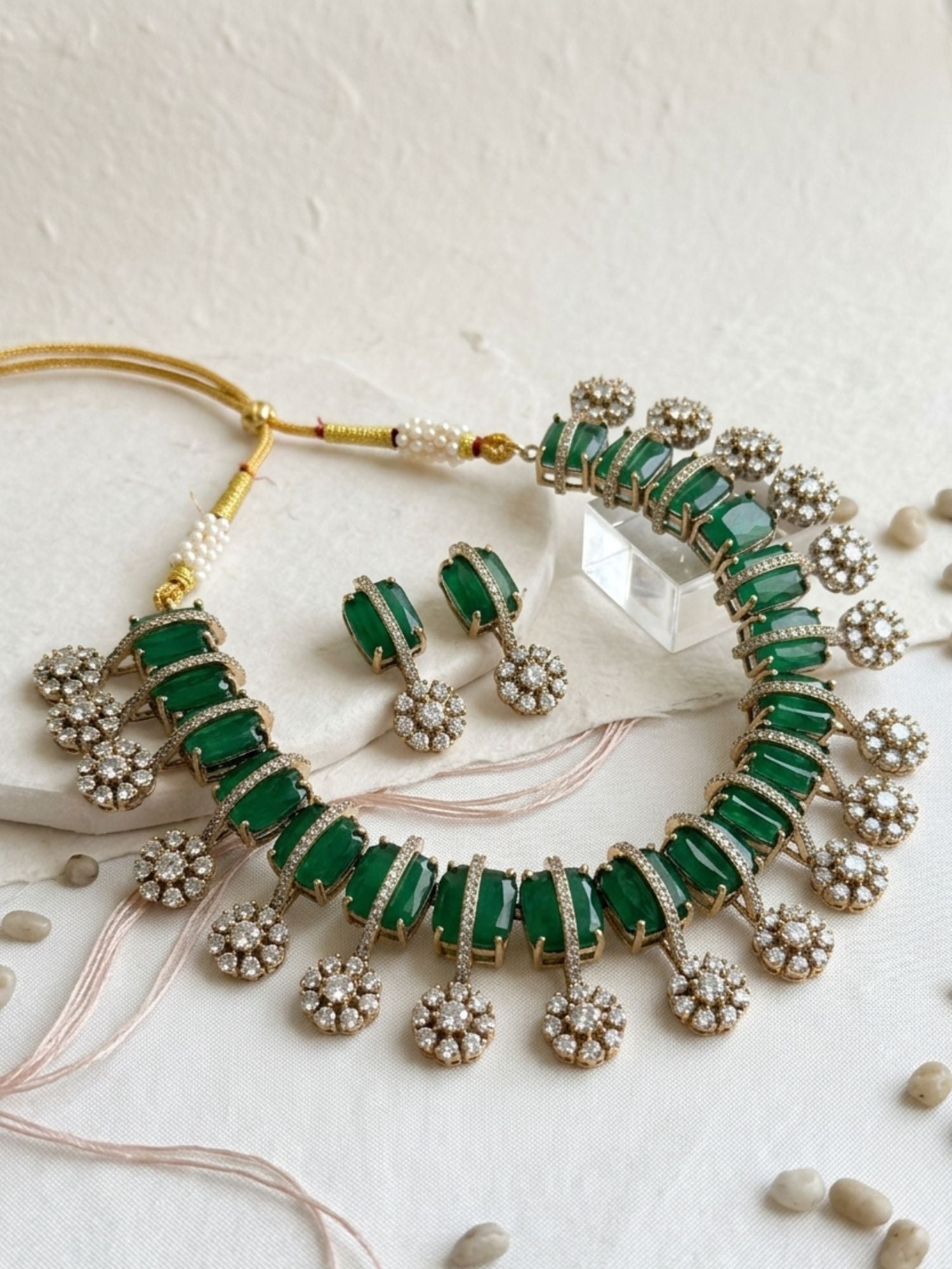 Abdesigns Victorian Emerald Green Necklace Set with Earrings
