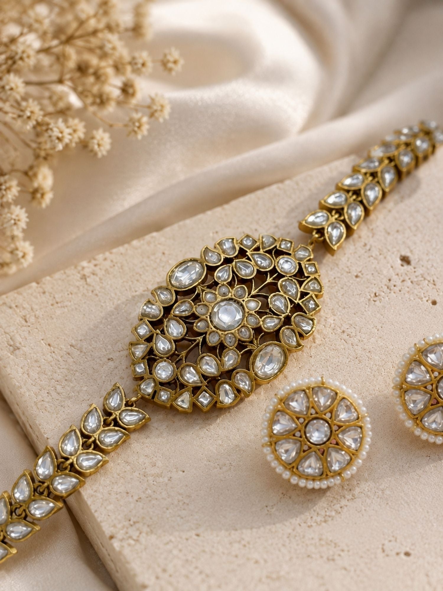 Antique gold Kundan choker necklace back view showing adjustable closure