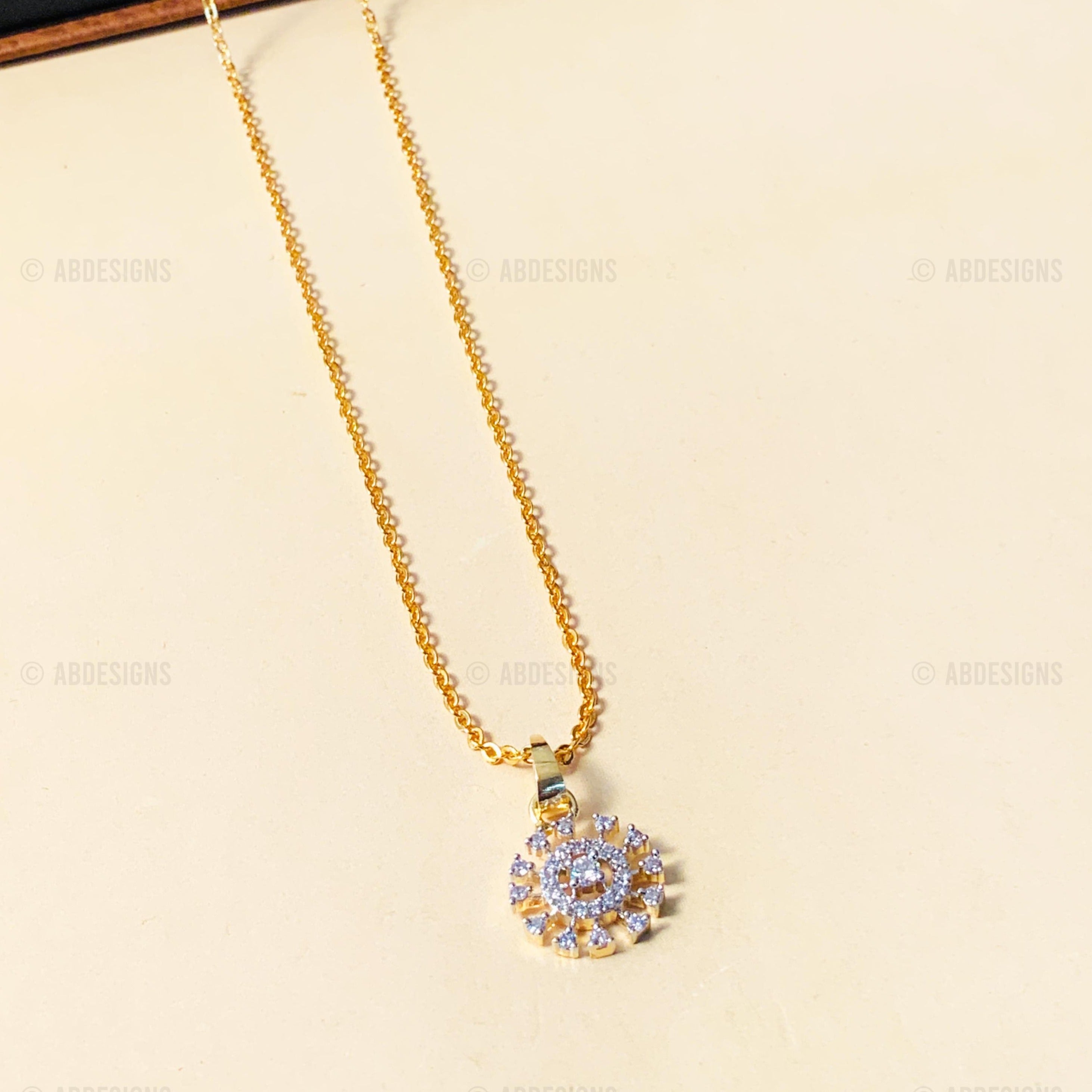 High-Quality Sophisticated Gold Plated Pendant Chain