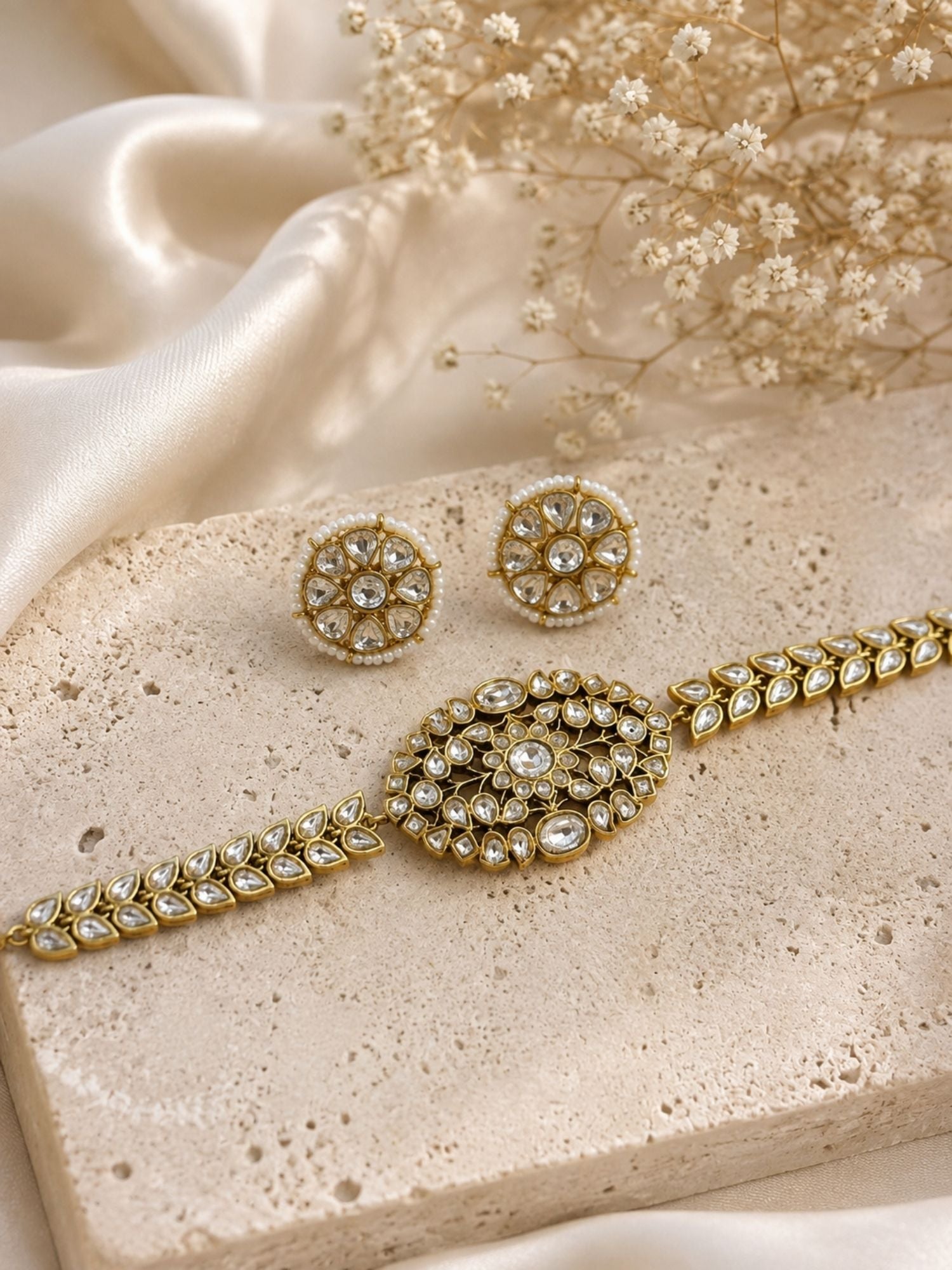 Matching Victorian gold Kundan stud earrings
