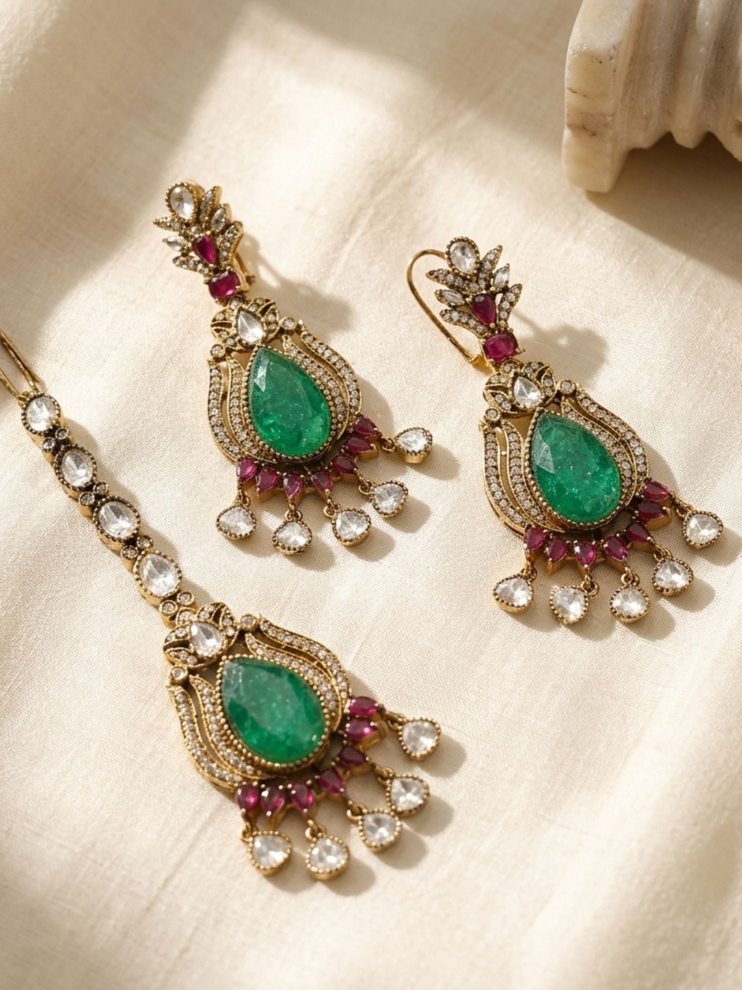 Abdesigns Heavy Bridal Choker Set with Maang Tikka & Earrings
