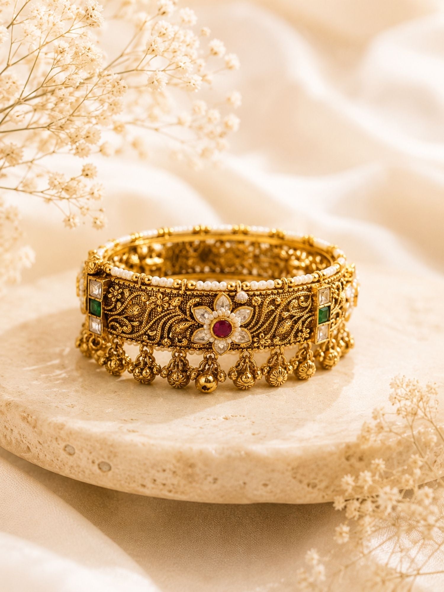 Antique Gold Ahmedabadi Jadau Kundan Ghungroo Bangles – Bridal | Abdesigns