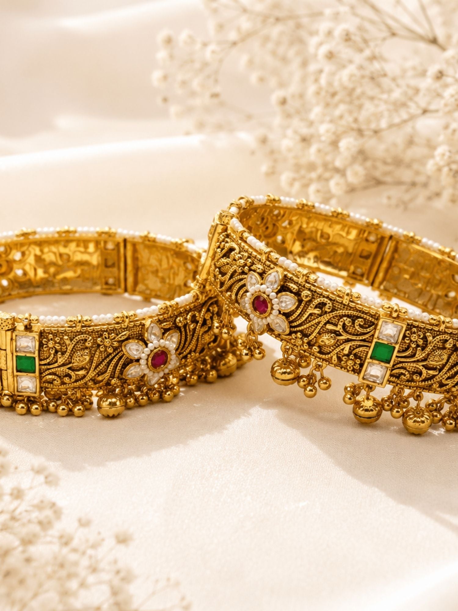 Antique Gold Ahmedabadi Jadau Kundan Ghungroo Bangles – Bridal | Abdesigns