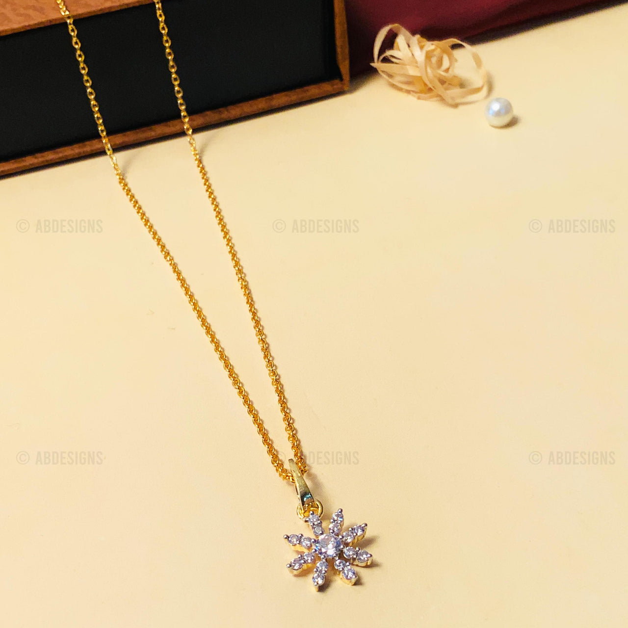 Mesmerizing High-Quality Gold Plated Pendant Chain