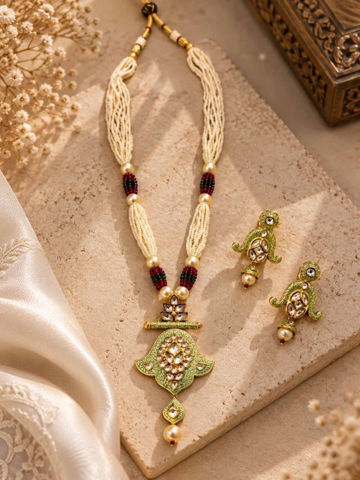 Vintage Inspired Kundan Necklace Set