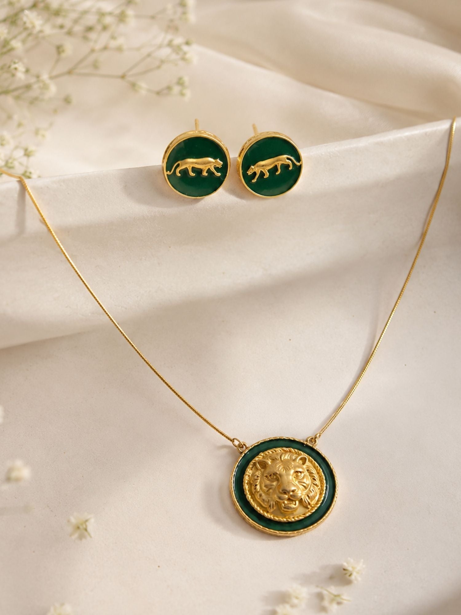 Lion Pendant Necklace in Gold Plating – Statement | Abdesigns
