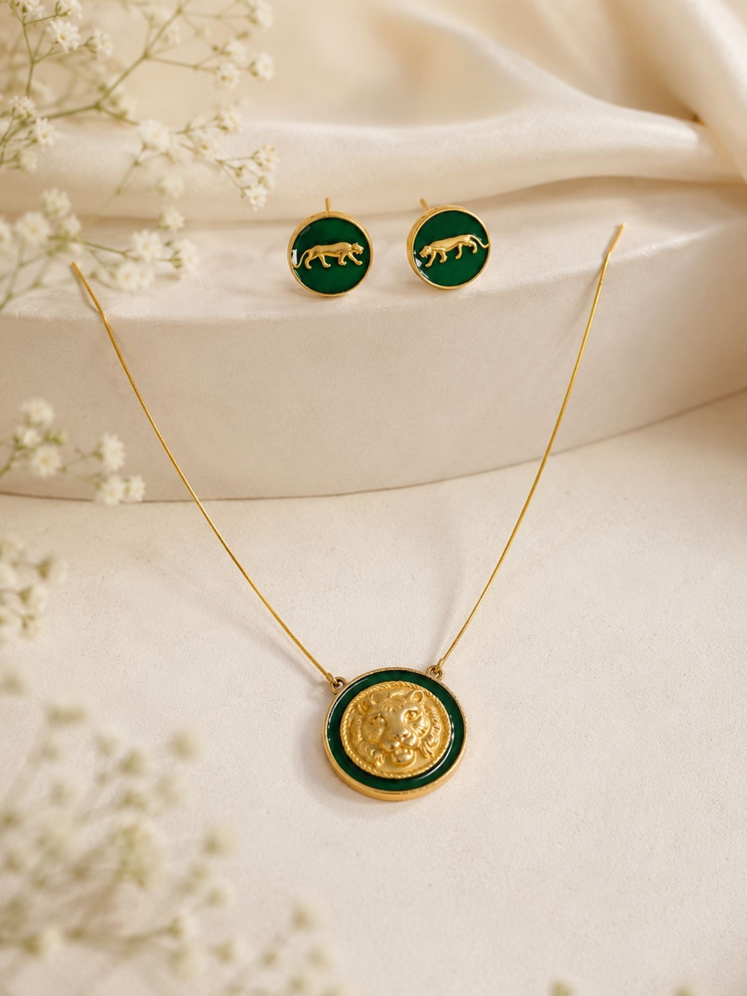 Lion Pendant Necklace in Gold Plating – Statement | Abdesigns