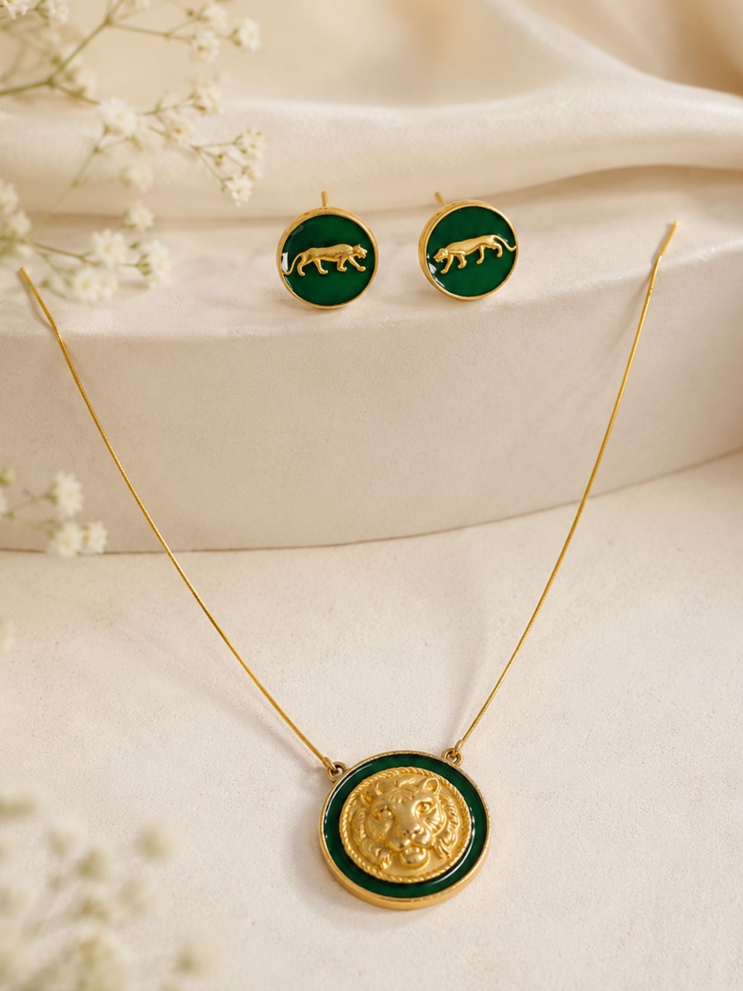 Lion Pendant Necklace in Gold Plating – Statement | Abdesigns