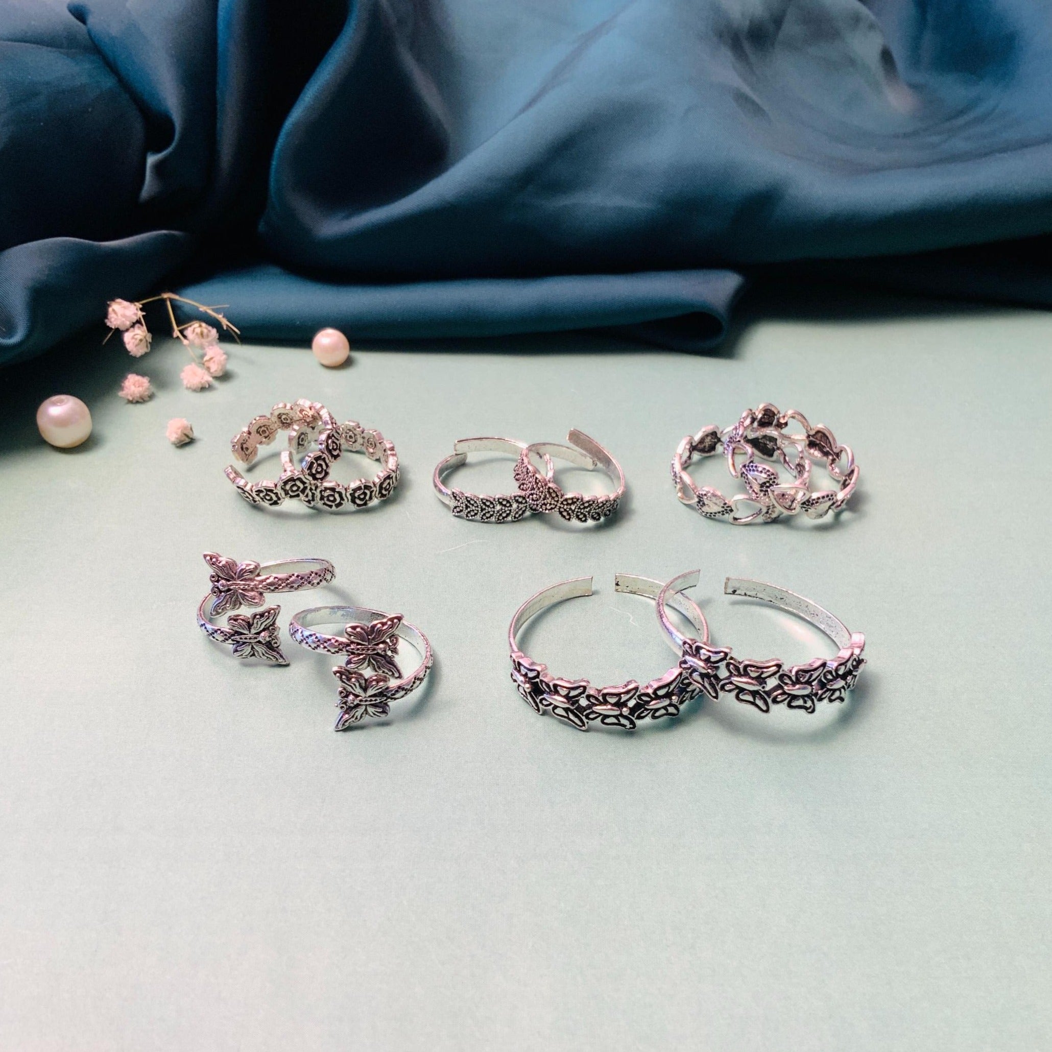 Trendy Silver Oxidised Pack of 5 Pairs Toe Rings Combo