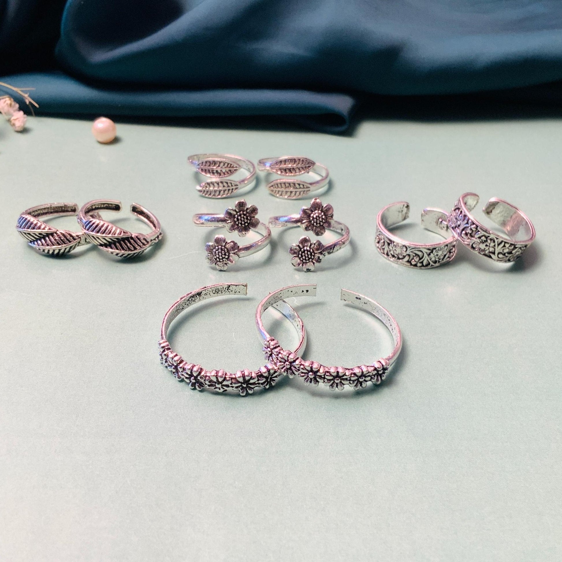 Delightful Silver Oxidised Pack of 5 Pairs Toe Rings Combo - Abdesignsjewellery