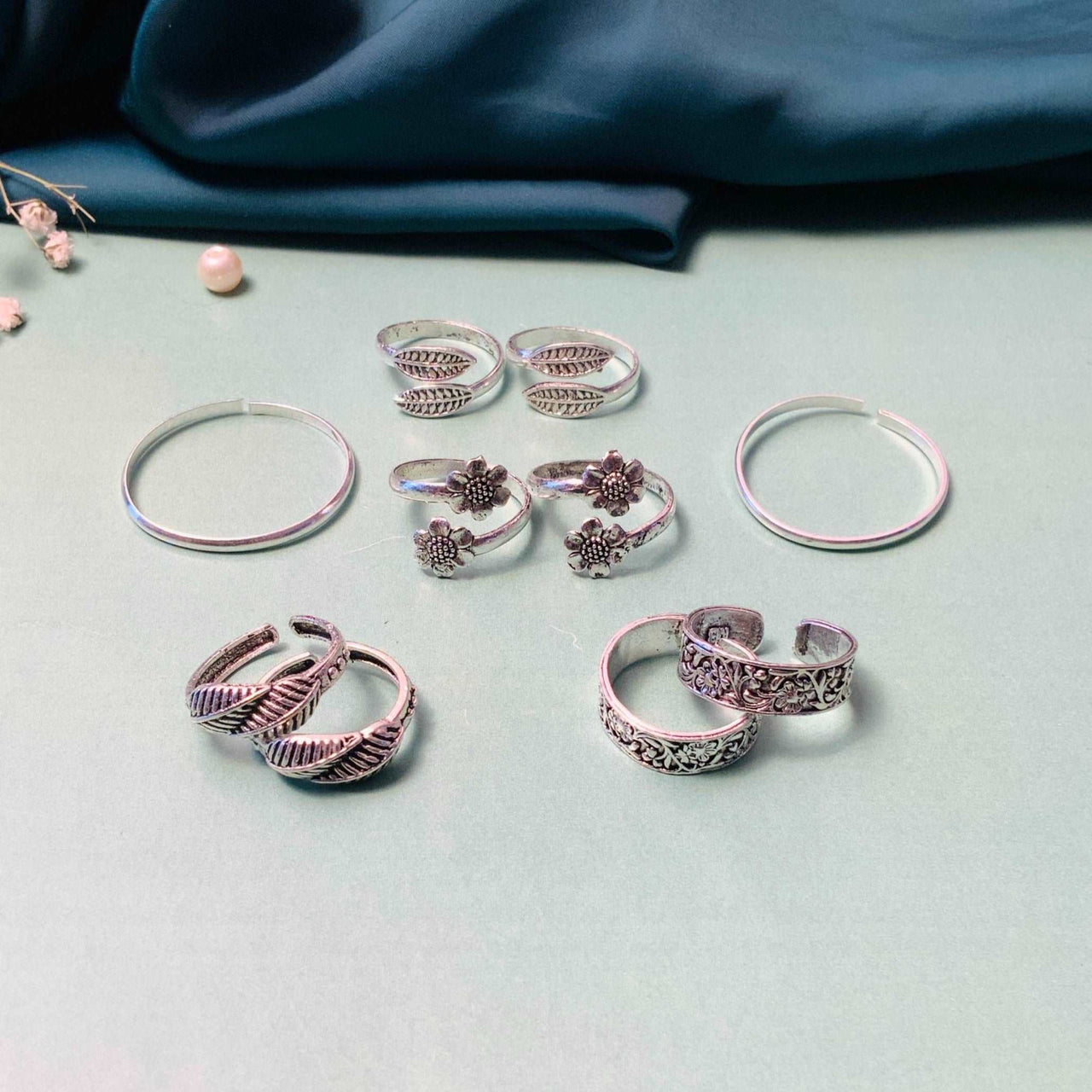 Adorable Silver Oxidised Pack of 5 Pairs Toe Rings Combo - Abdesignsjewellery