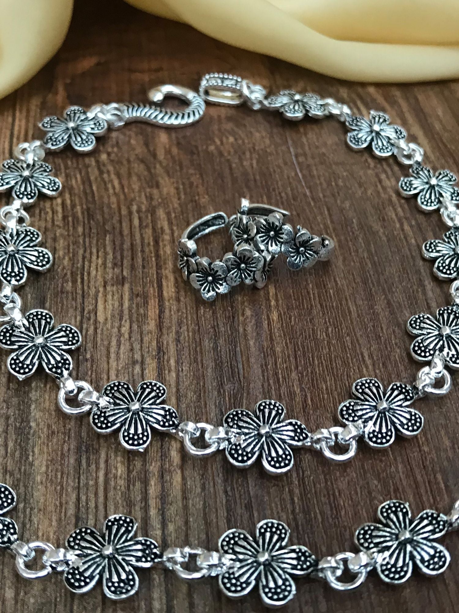 Awesome Flower Pattern Anklet Toe Rings Combo - Abdesignsjewellery