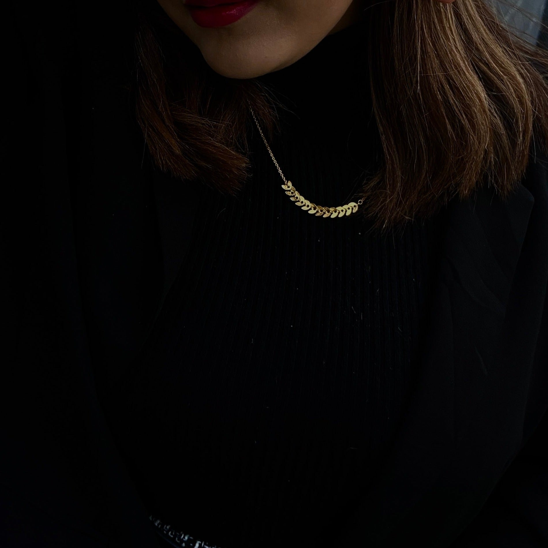 Aashi Beautiful Leaf Pattern Necklace - Abdesignsjewellery