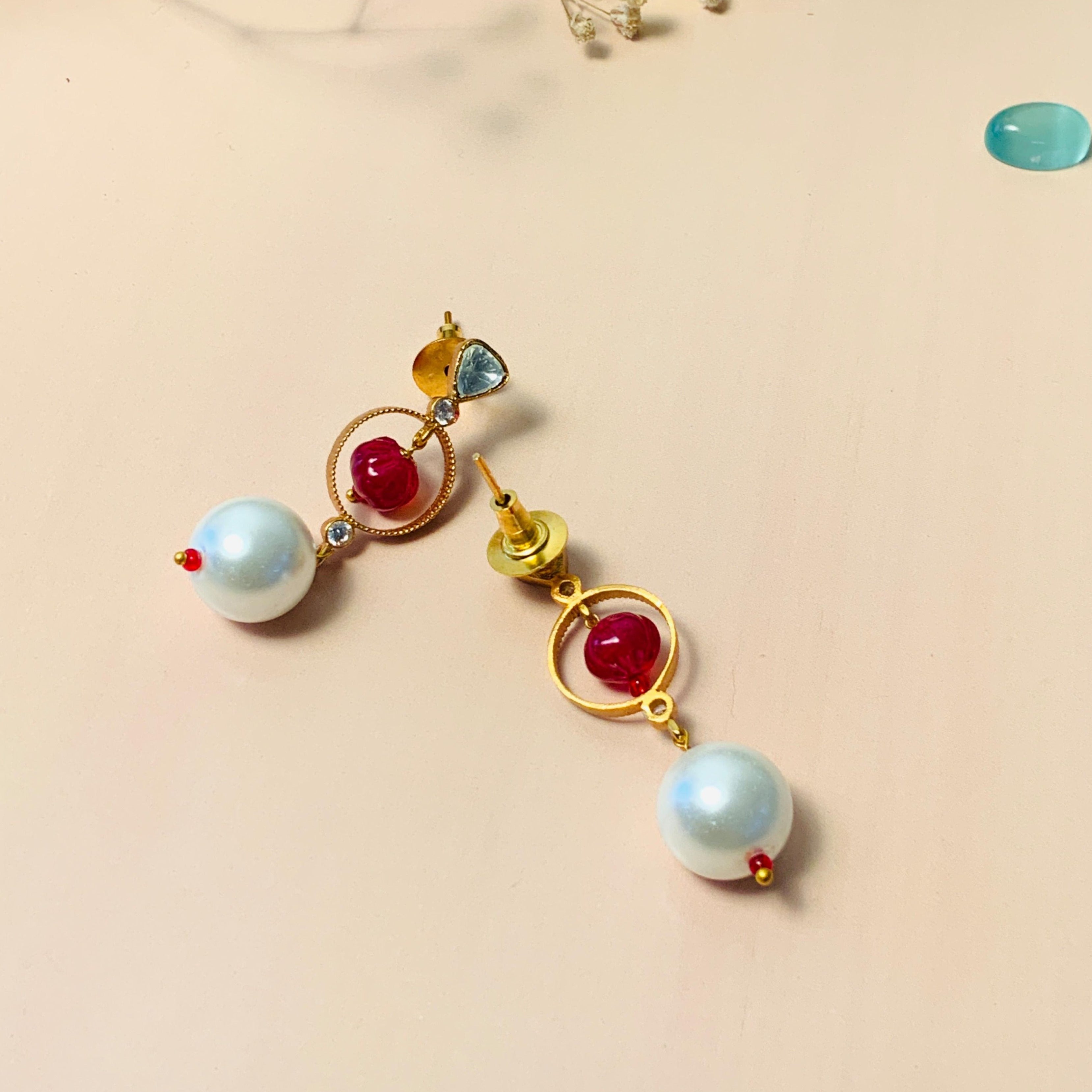 Sophisticated Gold Plated Glass Polki Stud