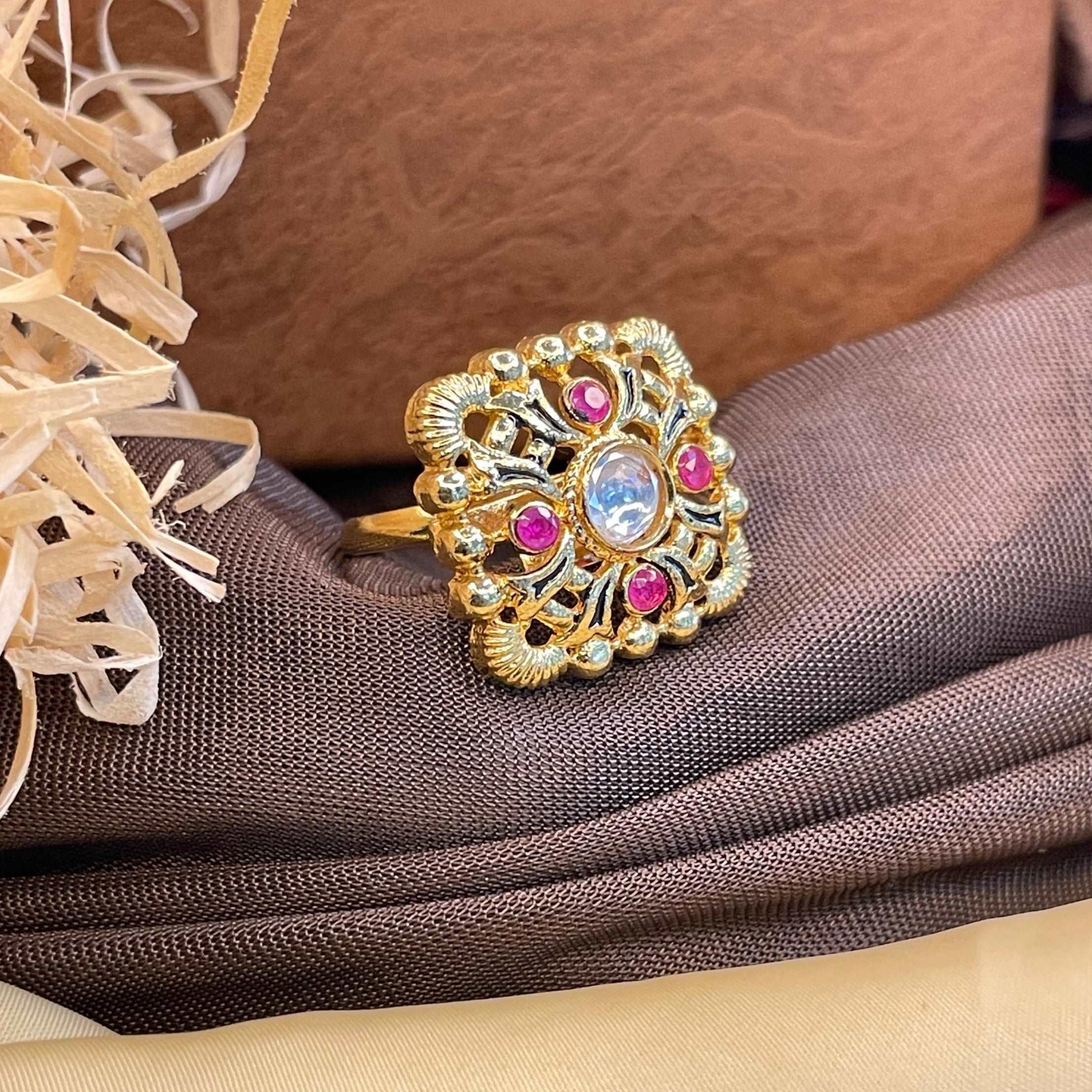 Antique Pretty Golden Ring - Abdesignsjewellery