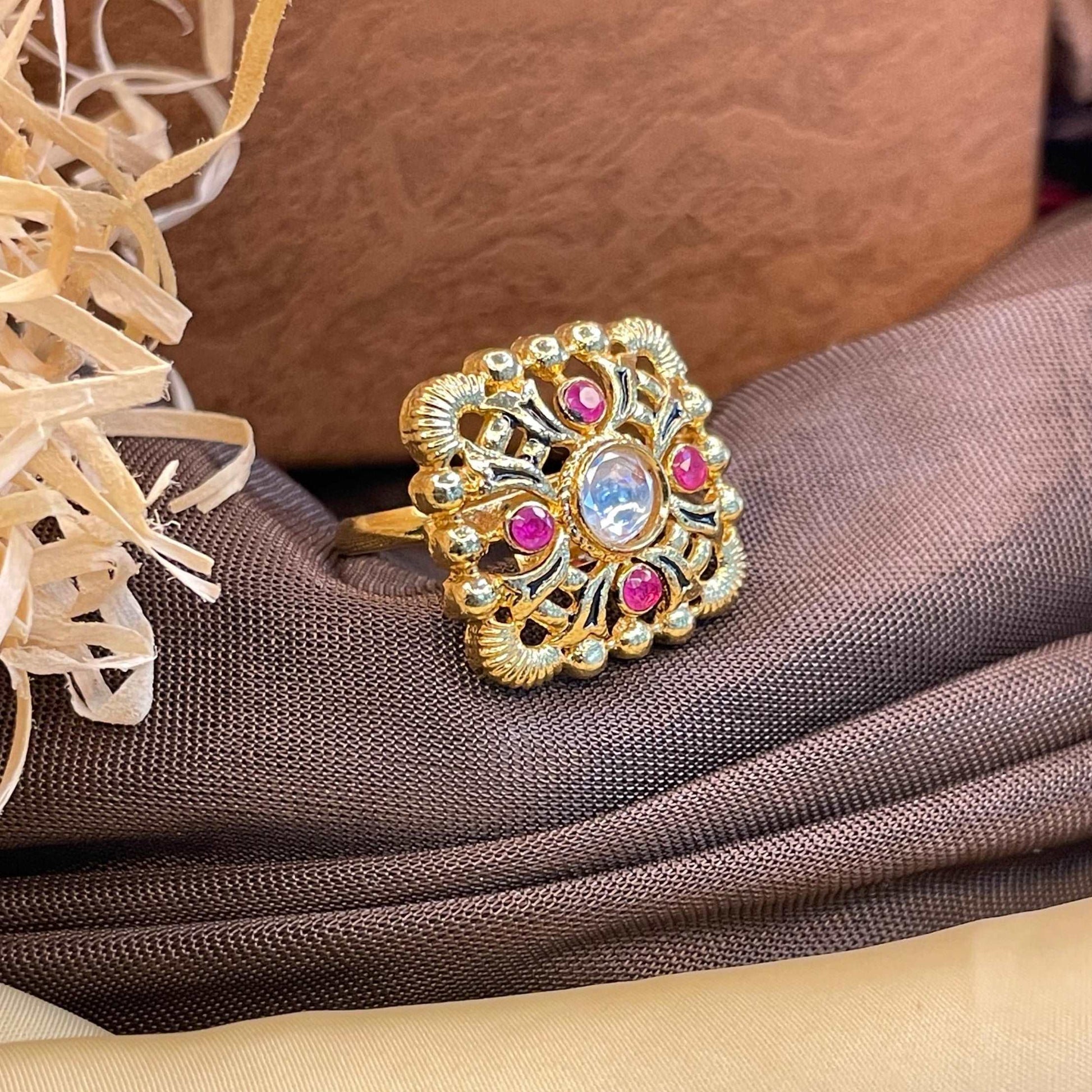 Antique Pretty Golden Ring - Abdesignsjewellery