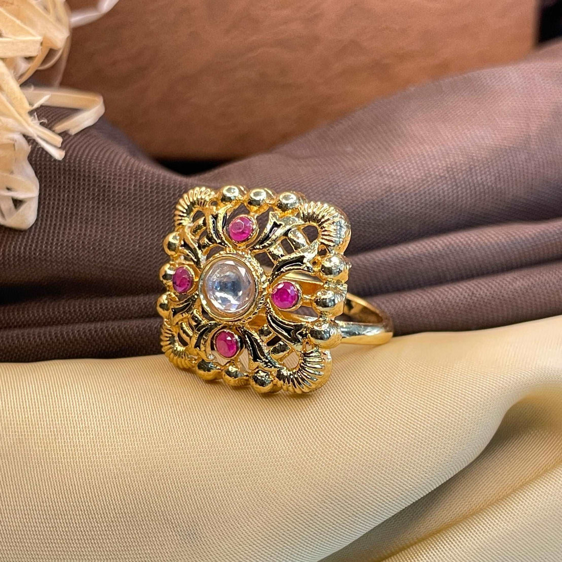 Antique Pretty Golden Ring - Abdesignsjewellery