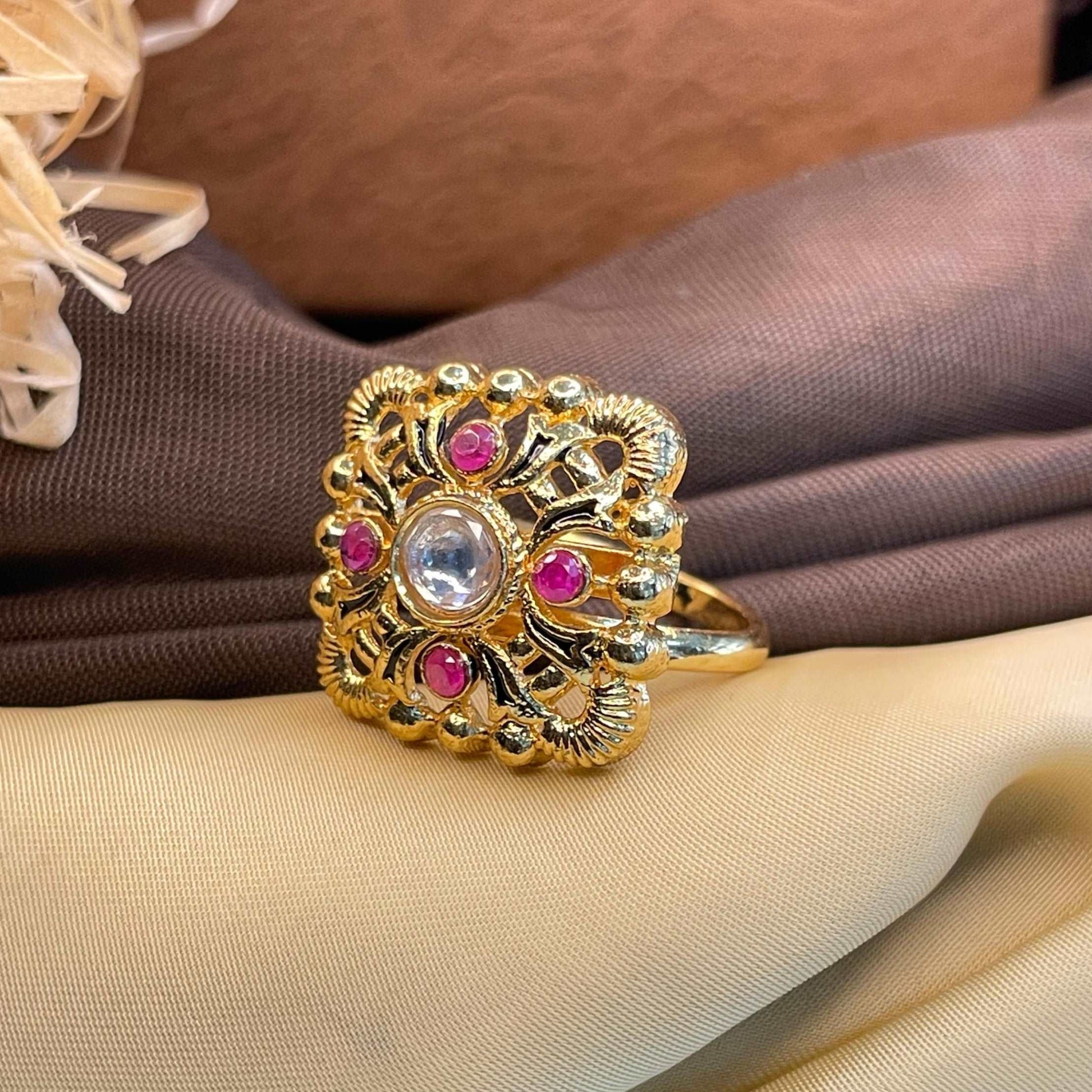 Antique Pretty Golden Ring - Abdesignsjewellery