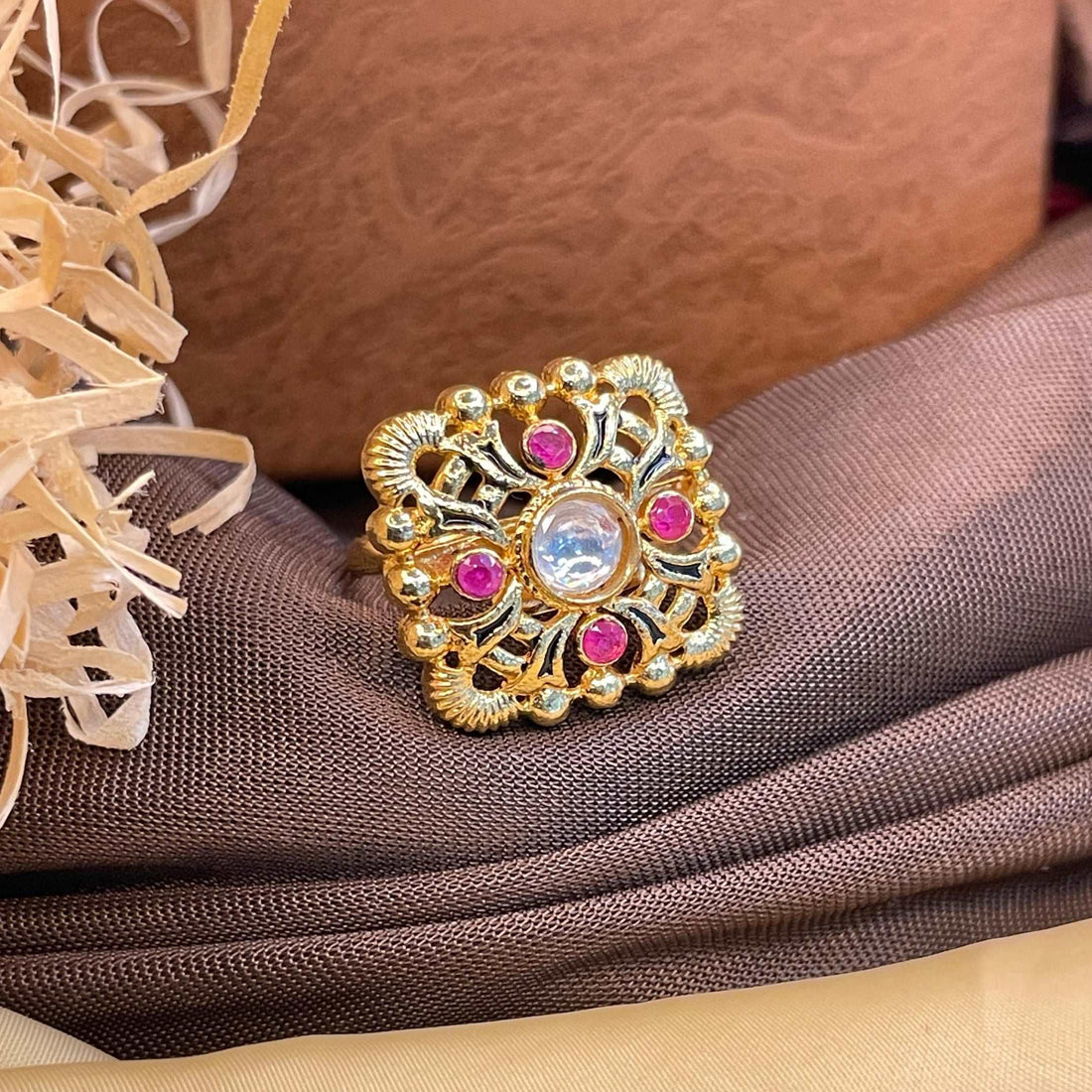 Antique Pretty Golden Ring - Abdesignsjewellery