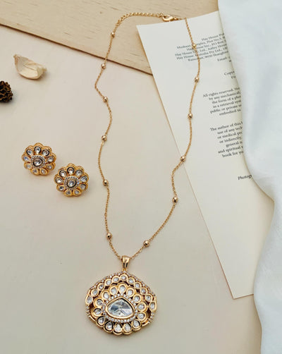 Exotic Gold Plated High Quality Pendant Chain Combo