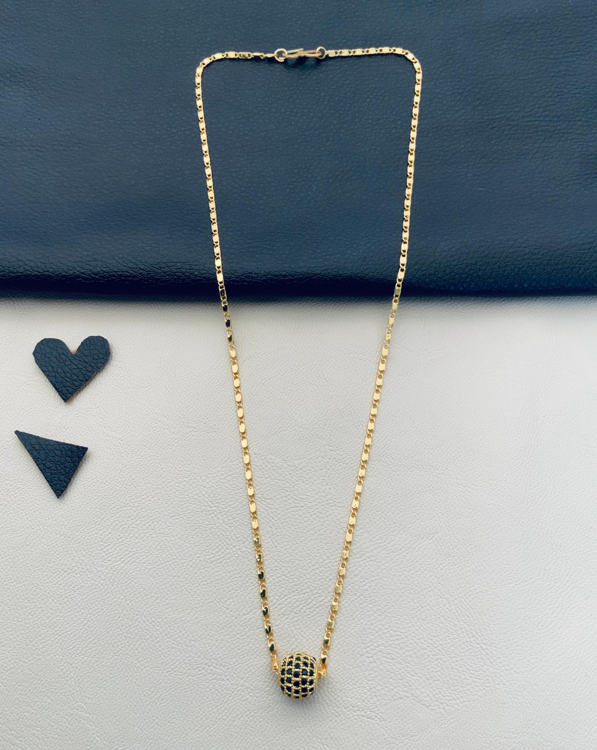 Black Dailywear Round Pendant & Chain - Abdesignsjewellery