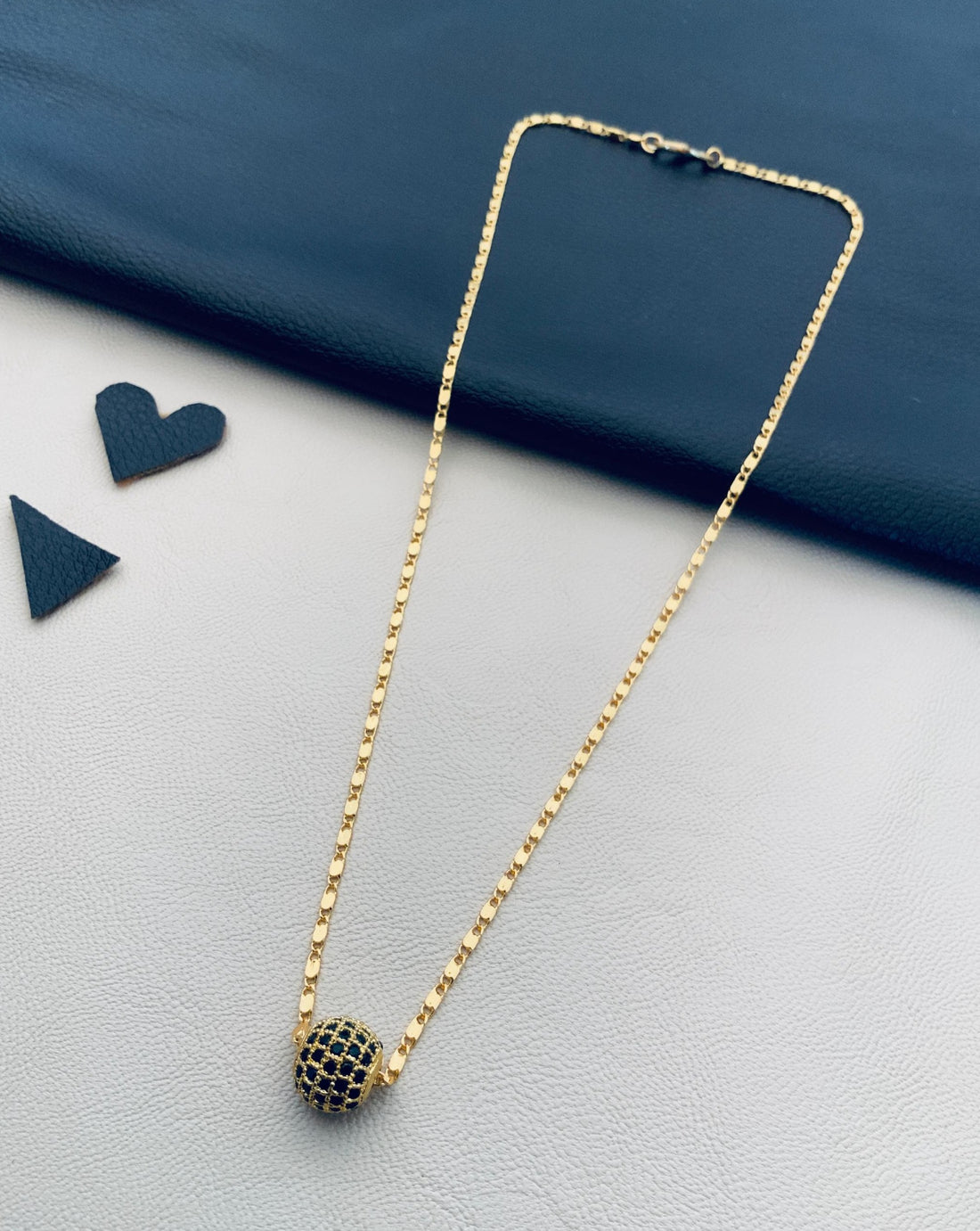 Black Dailywear Round Pendant & Chain - Abdesignsjewellery