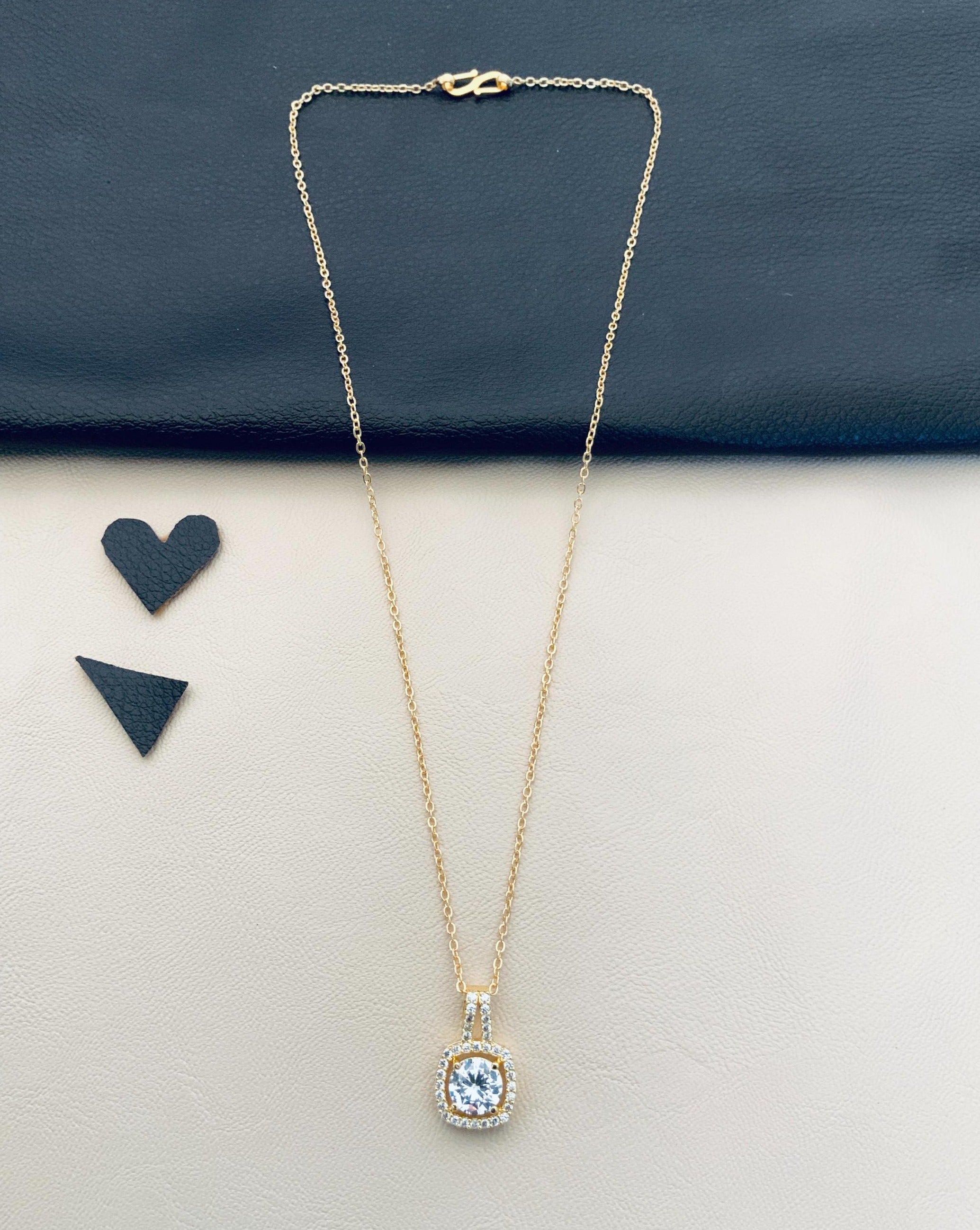 Influencer Style Pendant Chain