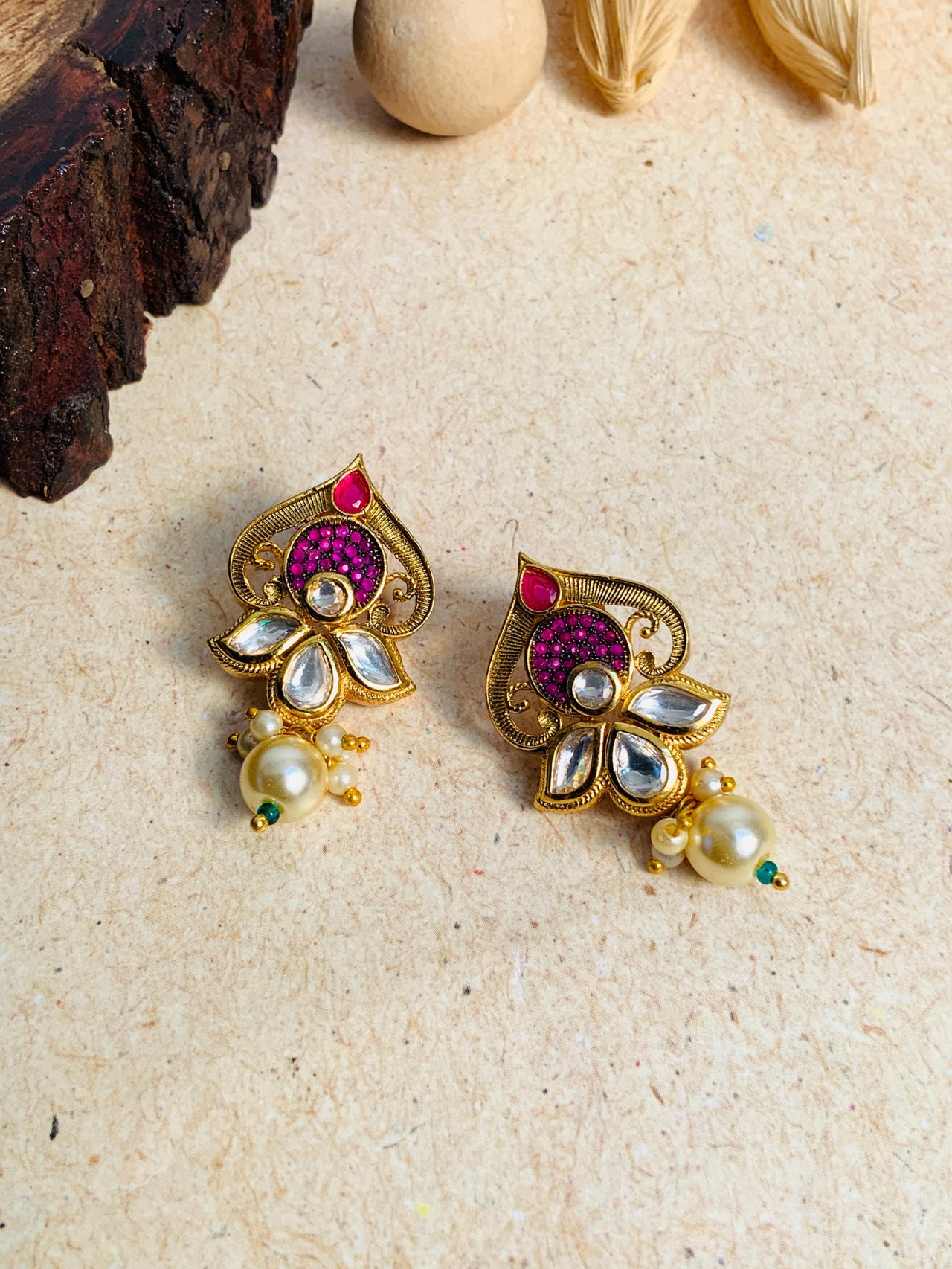 Mesmerizing Kundan Necklace & Earring
