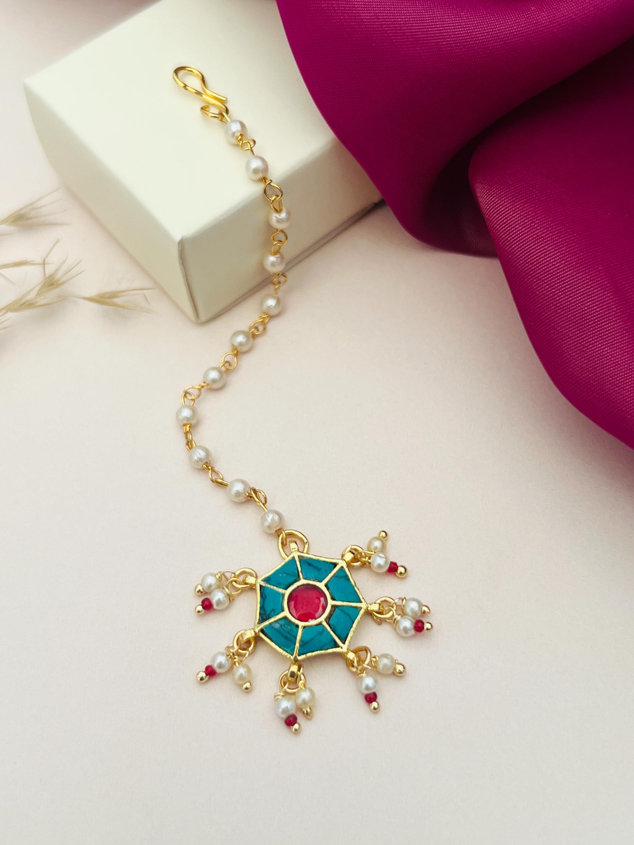 Mesmerizing Gold Plated Polki Paachi Kundan Maangtikka