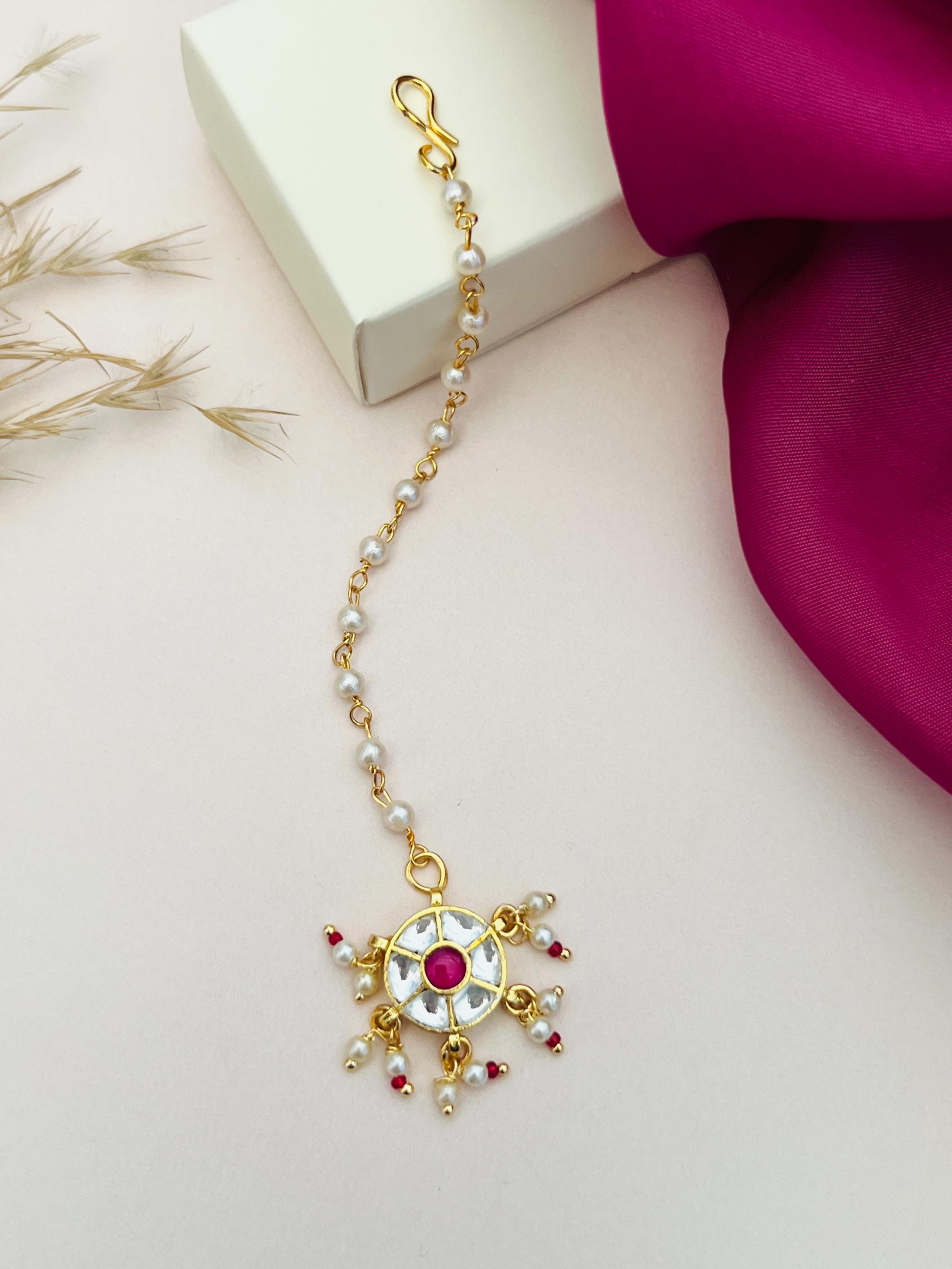 Mesmerizing Gold Plated Polki Paachi Kundan Maangtikka