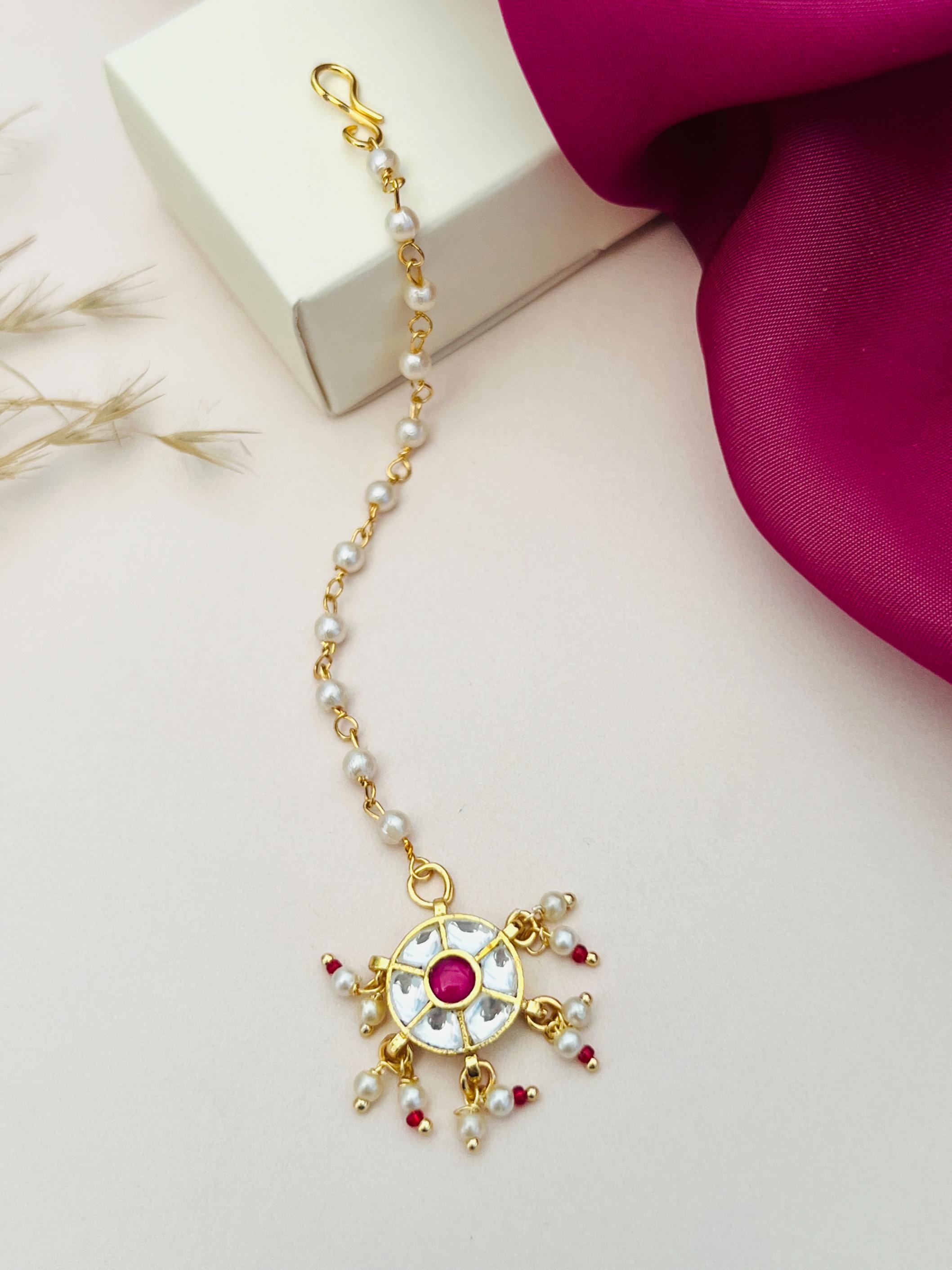 Mesmerizing Gold Plated Polki Paachi Kundan Maangtikka