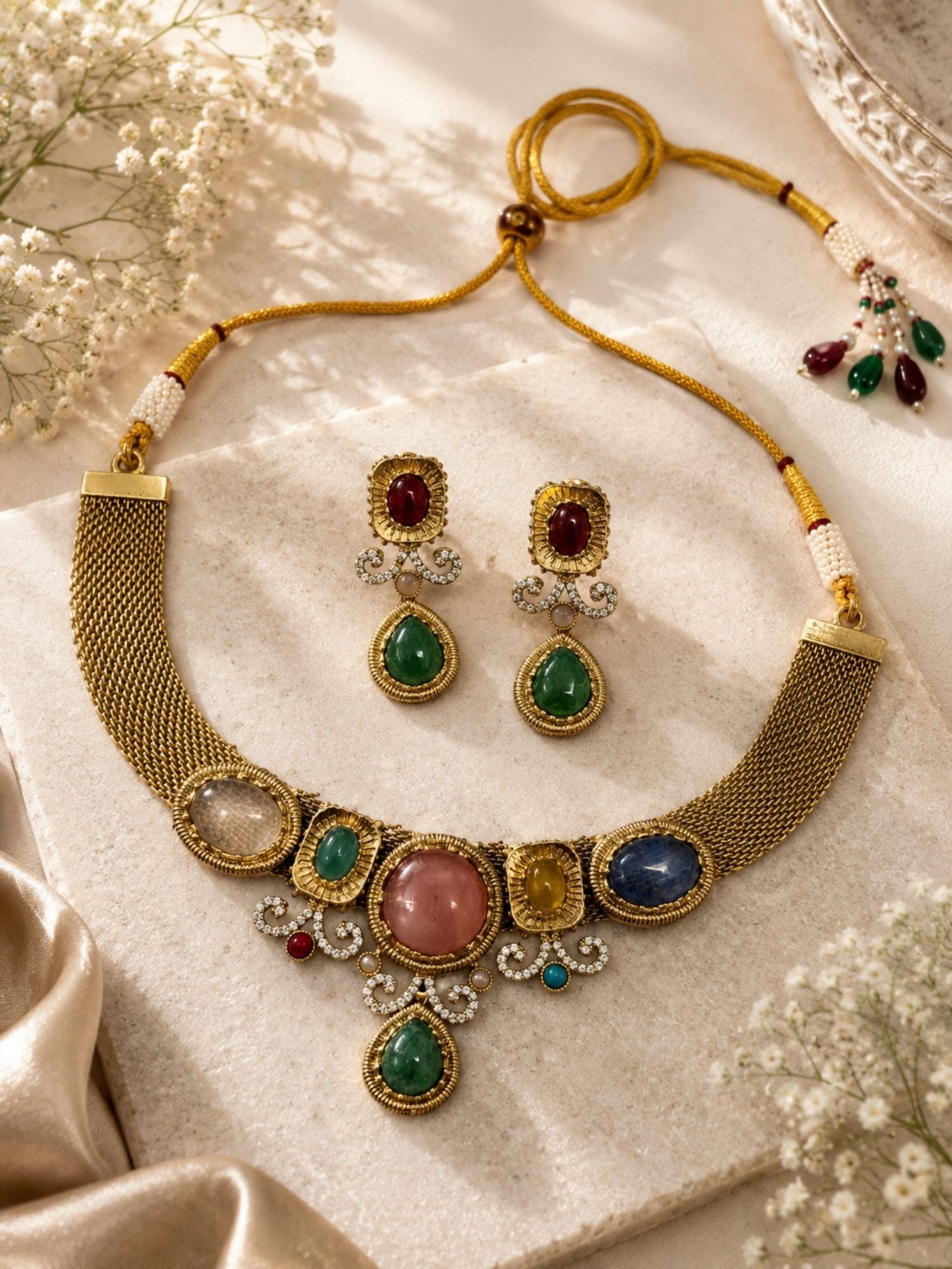 Antique gold multicolour stone necklace set with matching earrings - view 5