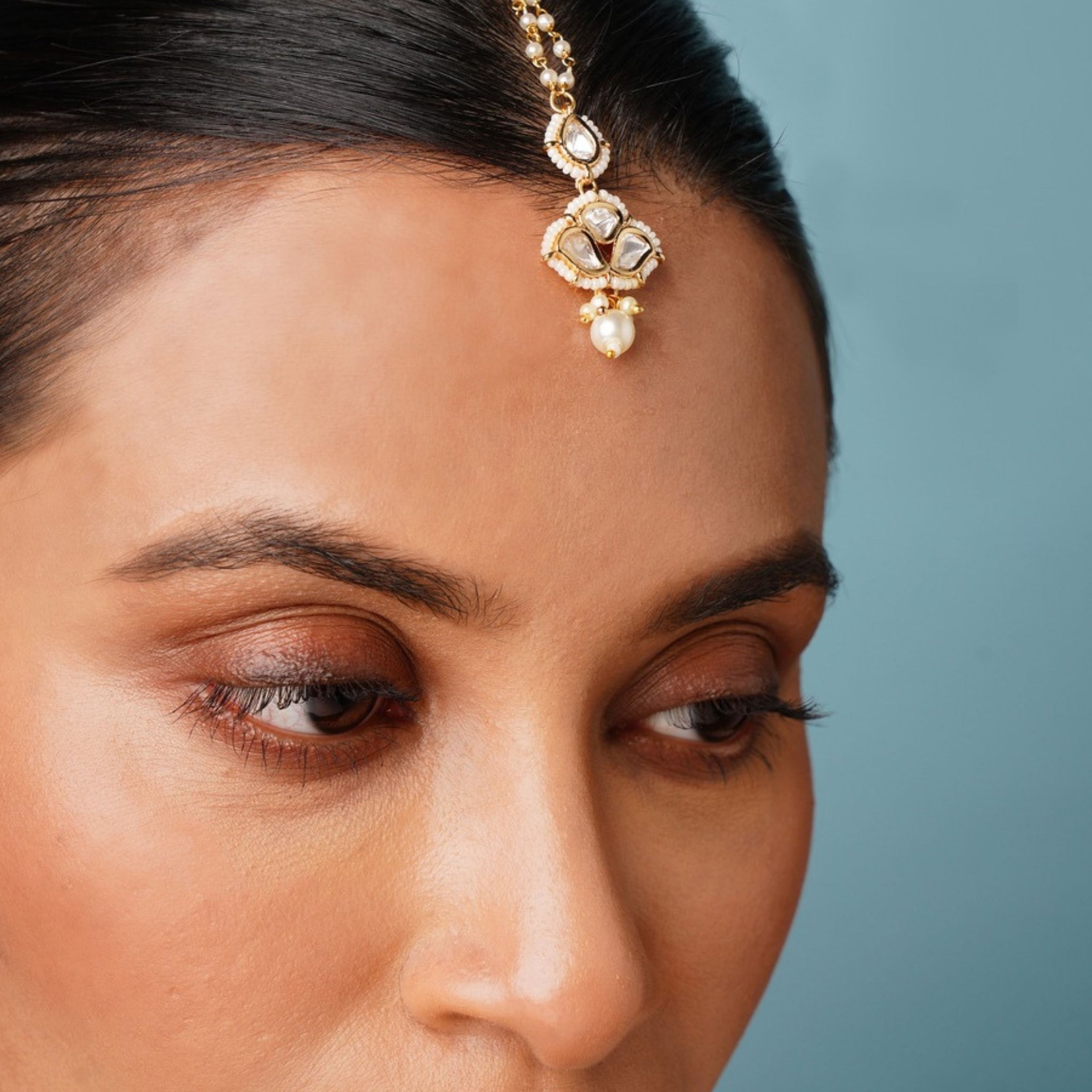 Charming Gold Plated Kundan Maangtikka