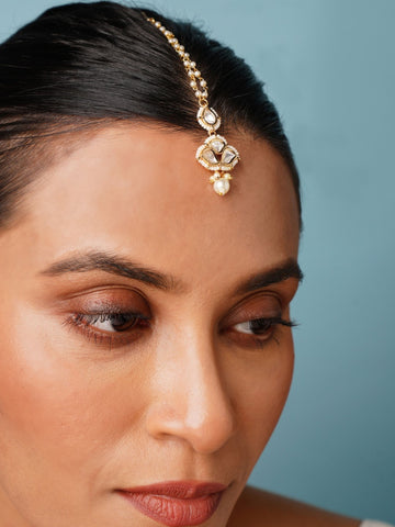Charming Gold Plated Kundan Maangtikka
