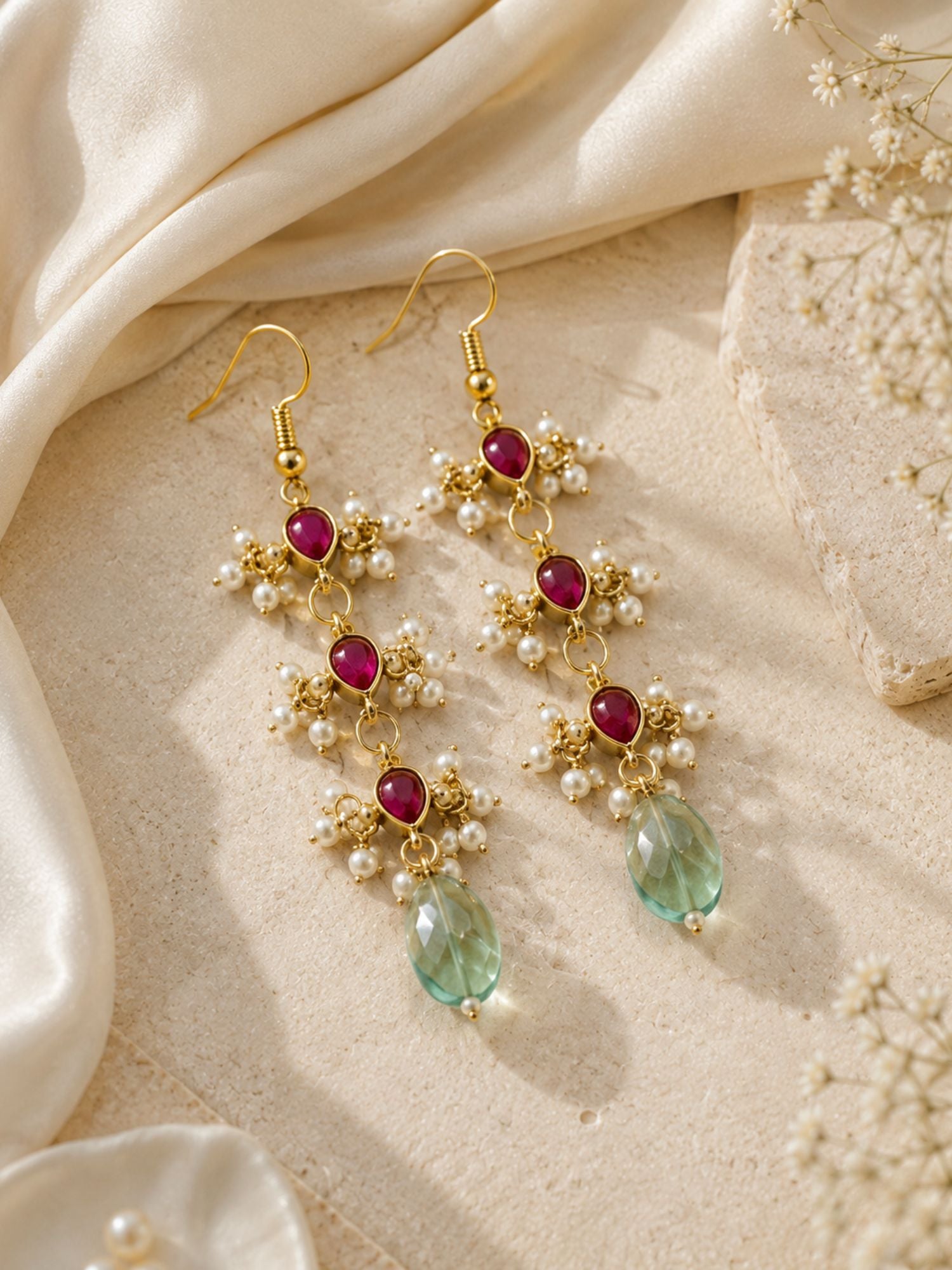 Gold plated Kundan necklace set in pink, mint green and pearl – view 5