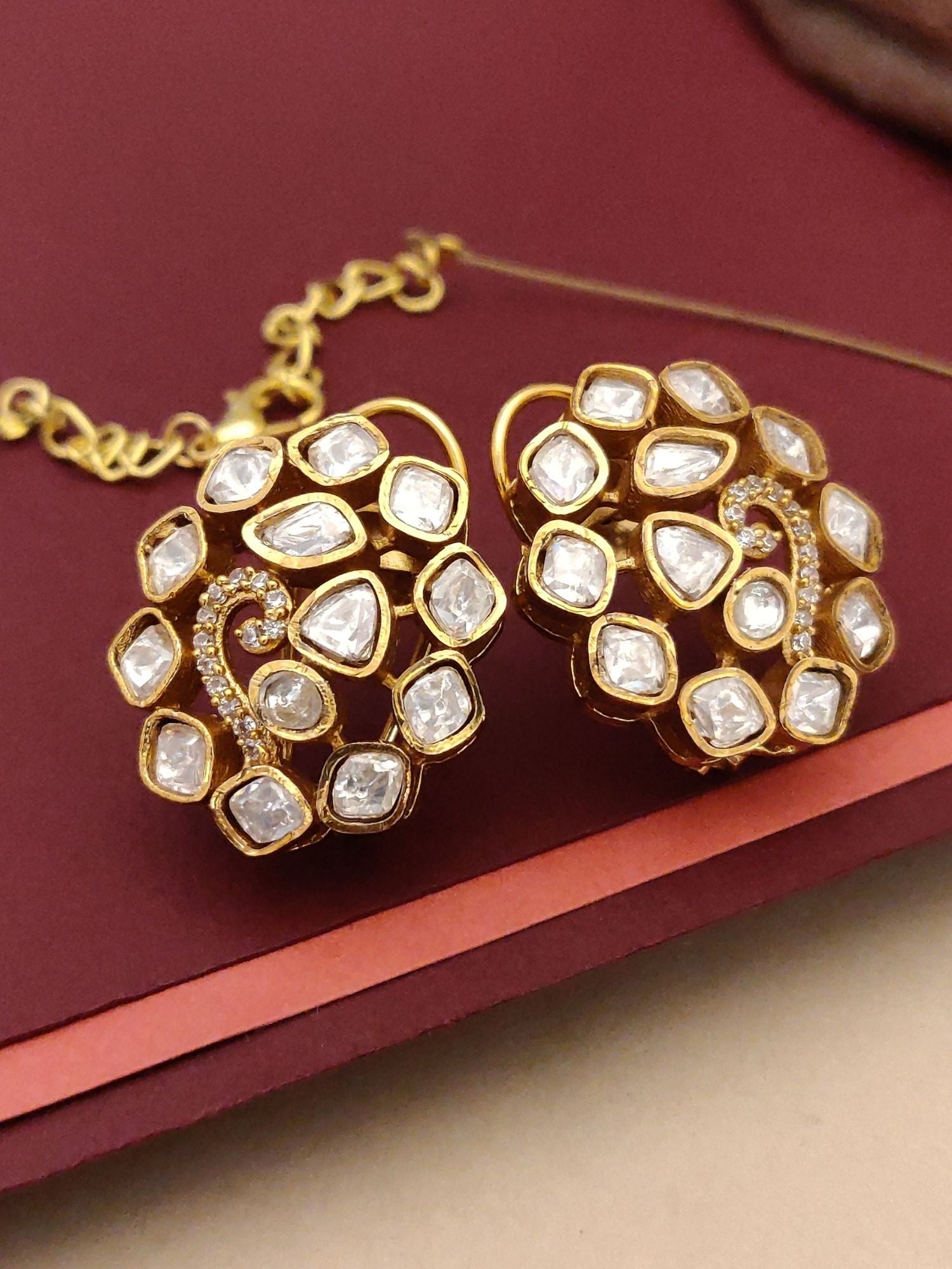 Abdesigns Minimal Gold Plated Necklace with Kundan Pendant & Stud Earrings Set