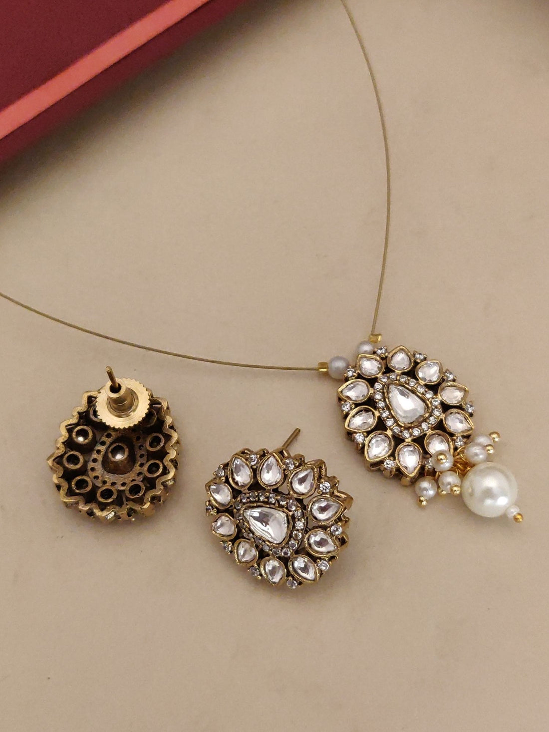 Abdesigns Minimal Gold Plated Invisible Necklace Polki Kundan Pendant Stud Earrings Set