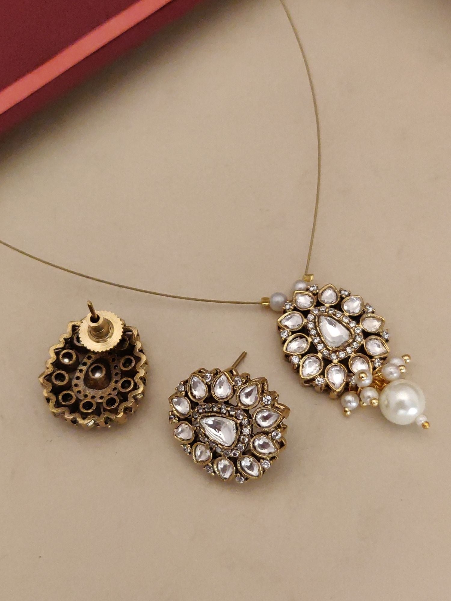 Abdesigns Minimal Gold Plated Invisible Necklace Polki Kundan Pendant Stud Earrings Set