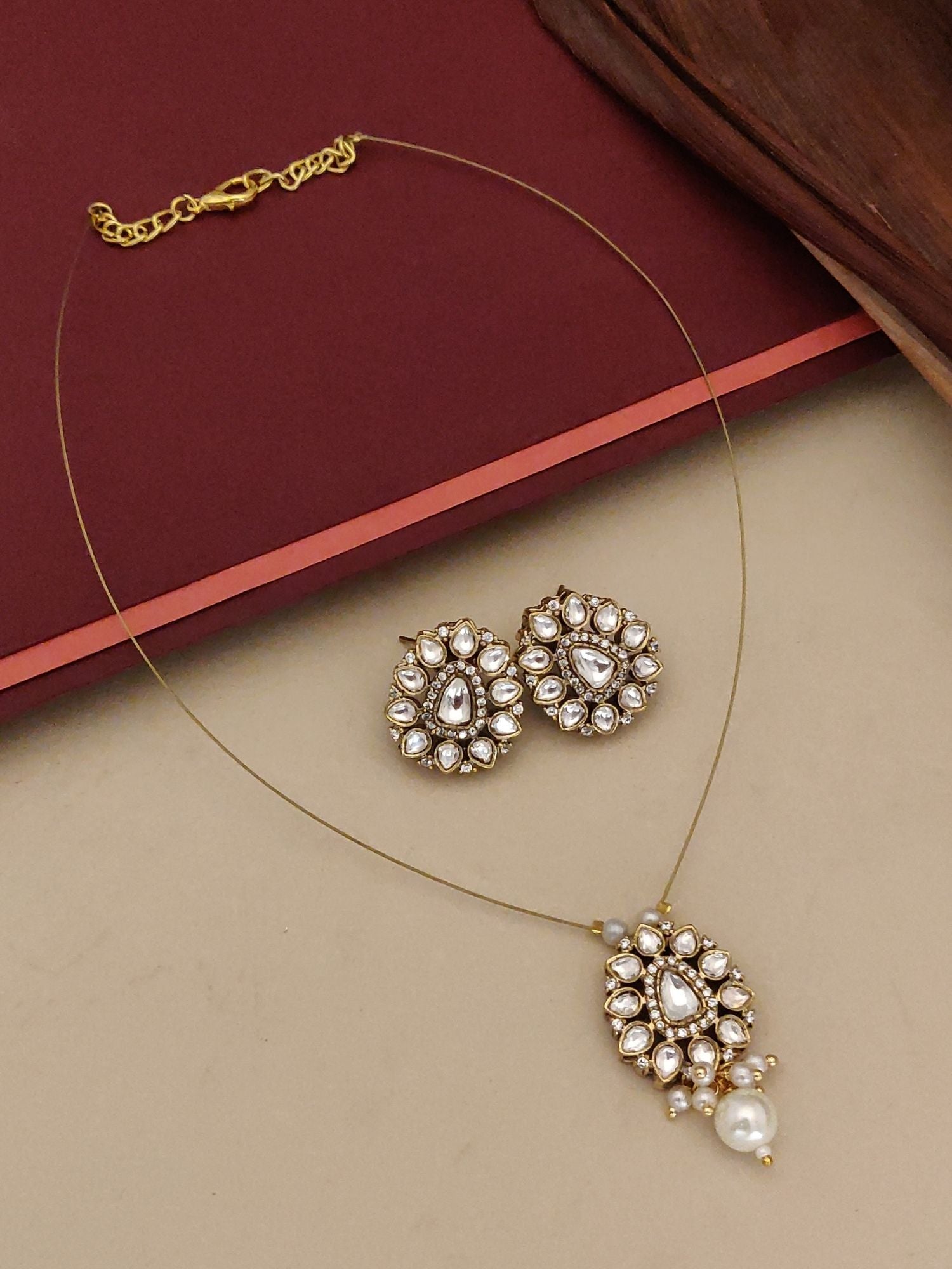 Abdesigns Minimal Gold Plated Invisible Necklace Polki Kundan Pendant Stud Earrings Set